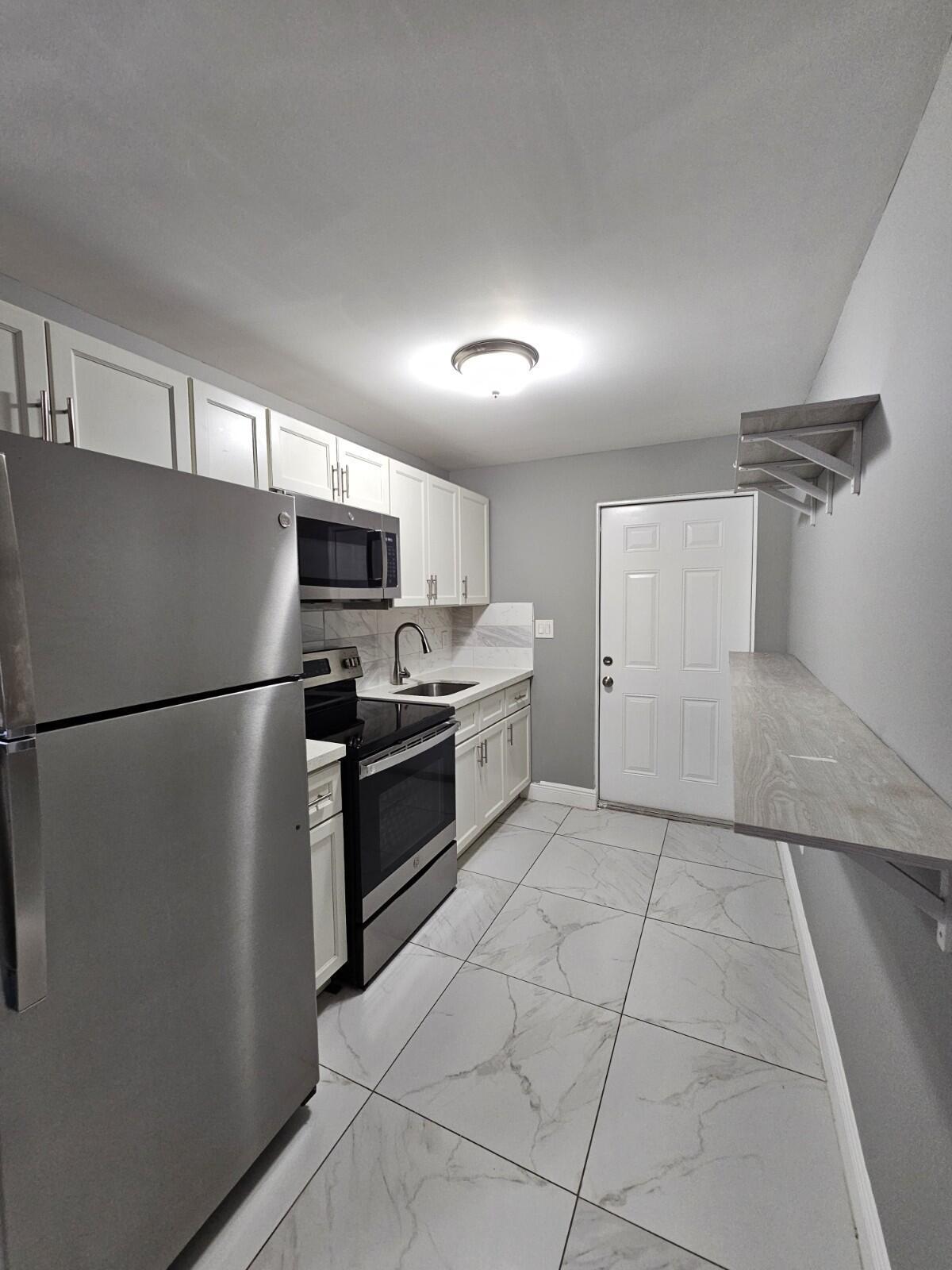 933 W 7th Street A, Riviera Beach, FL 33404, Riviera Beach - Photo 4