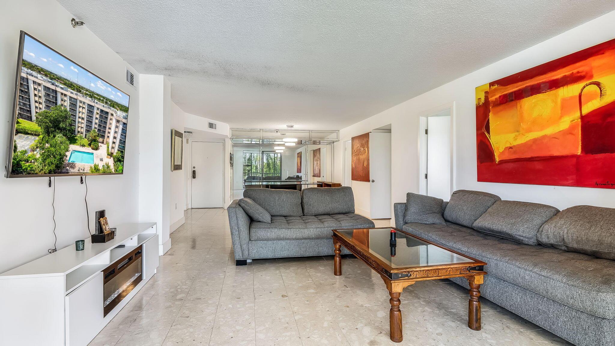900 NE 195TH Street 217, Miami, FL 33179, Miami - Photo 5