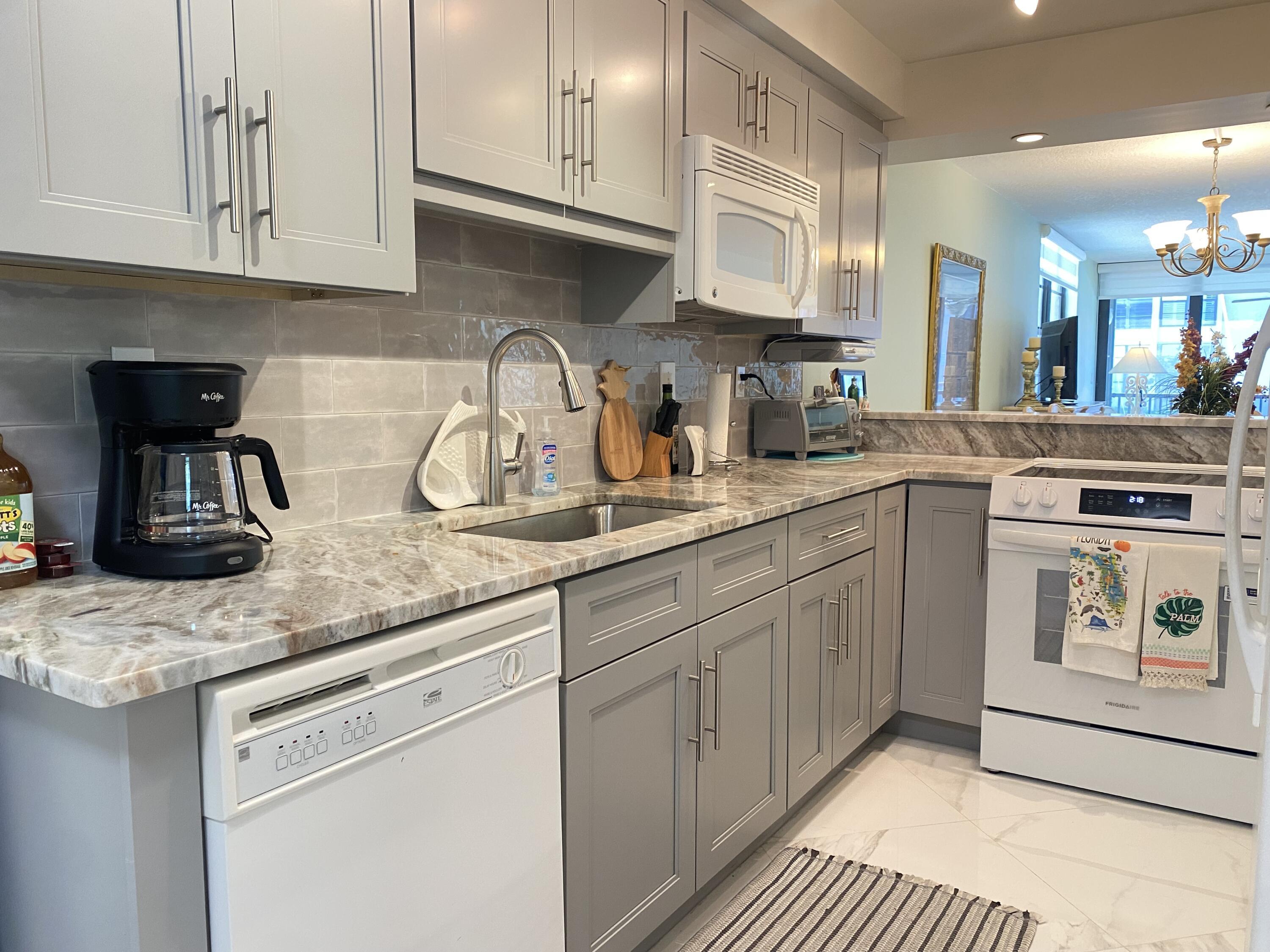 2 Royal Palm Way 101, Boca Raton, FL 33432, Boca Raton - Photo 5