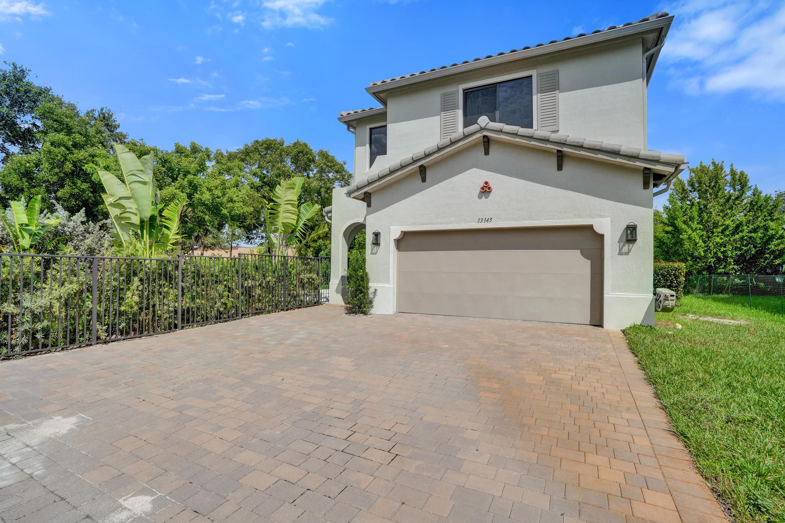 13145 Addilyn Court, Davie, FL 33325, Davie - Photo 3