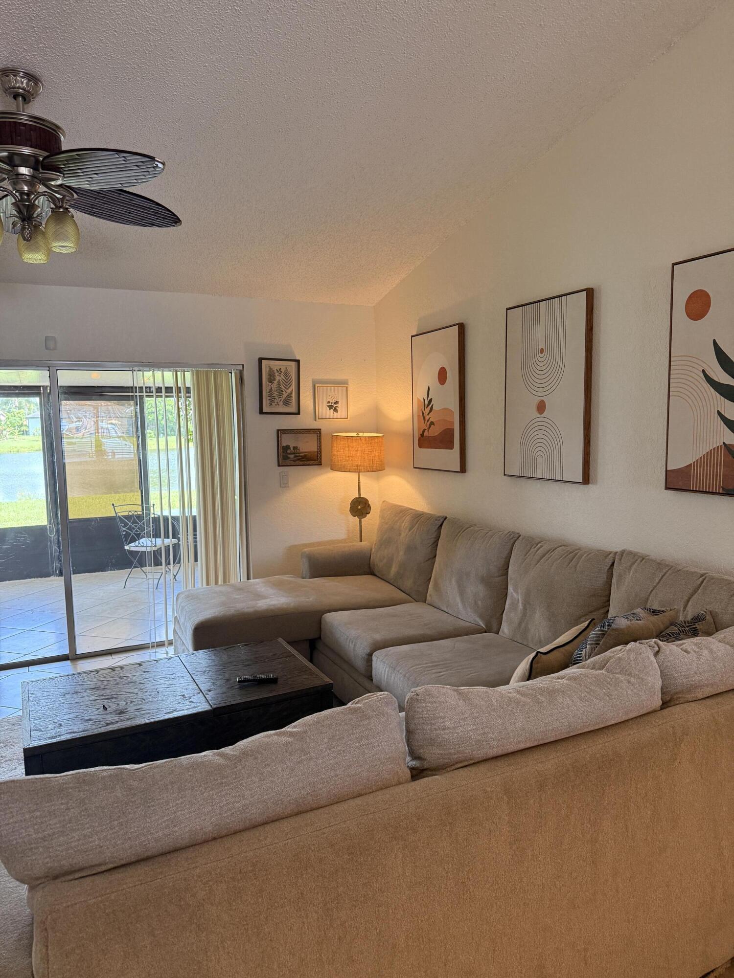 8499 Lakepoint Court, Lake Worth, FL 33467, Lake Worth - Photo 4
