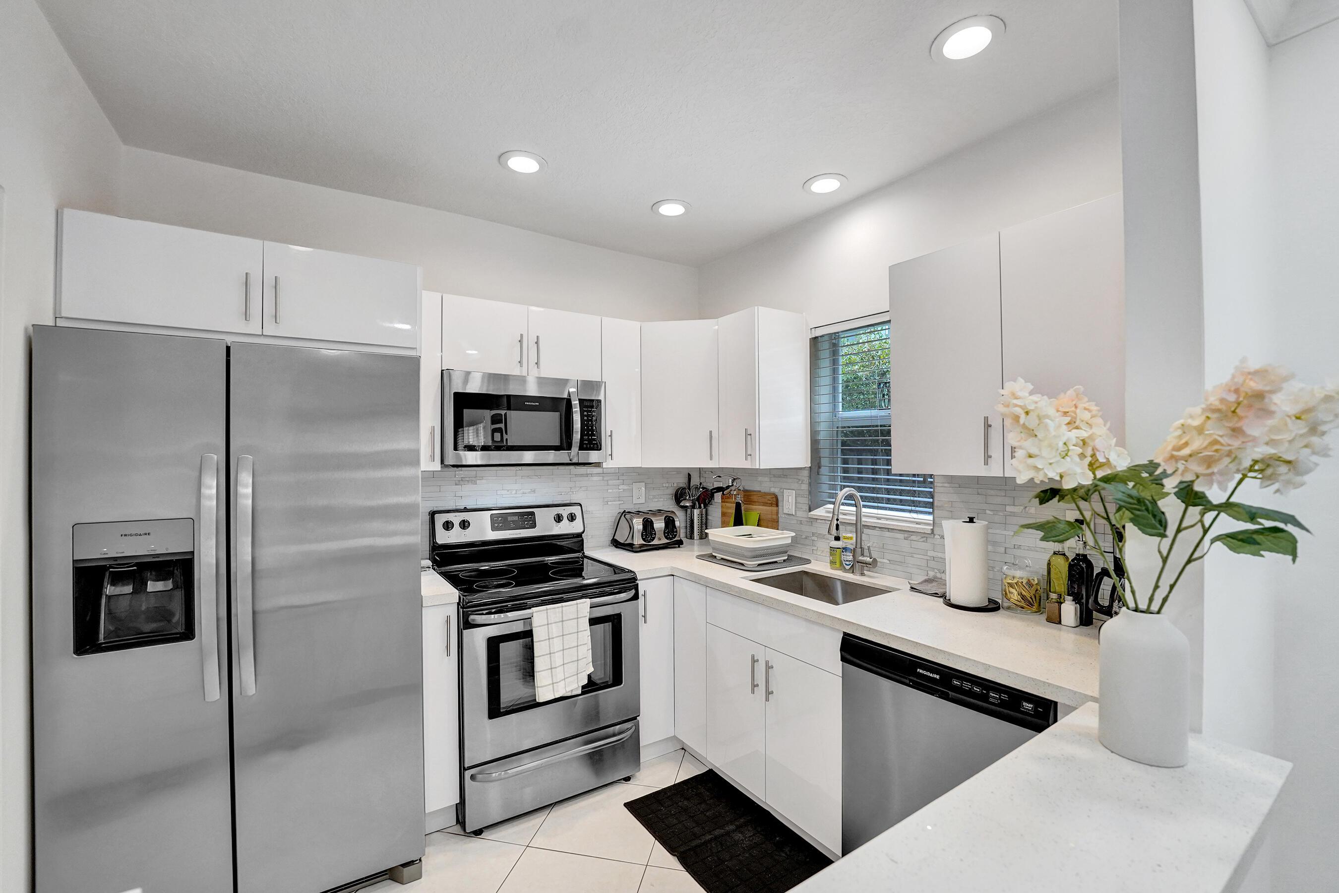 1450 N RIVERSIDE Drive 103, Pompano Beach, FL 33062, Pompano Beach - Photo 2