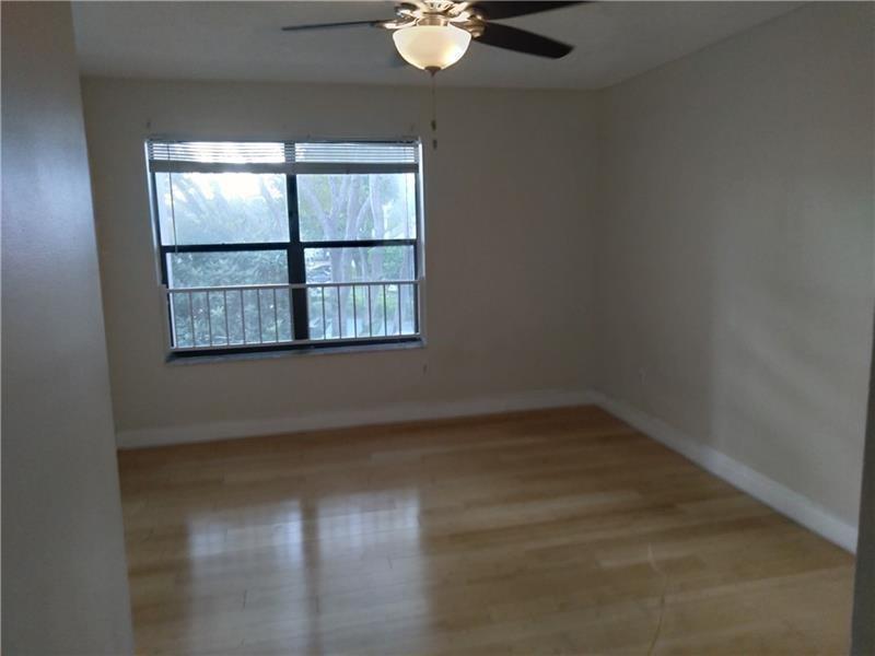4261 W MCNAB Road 32, Pompano Beach, FL 33069, Pompano Beach - Photo 4