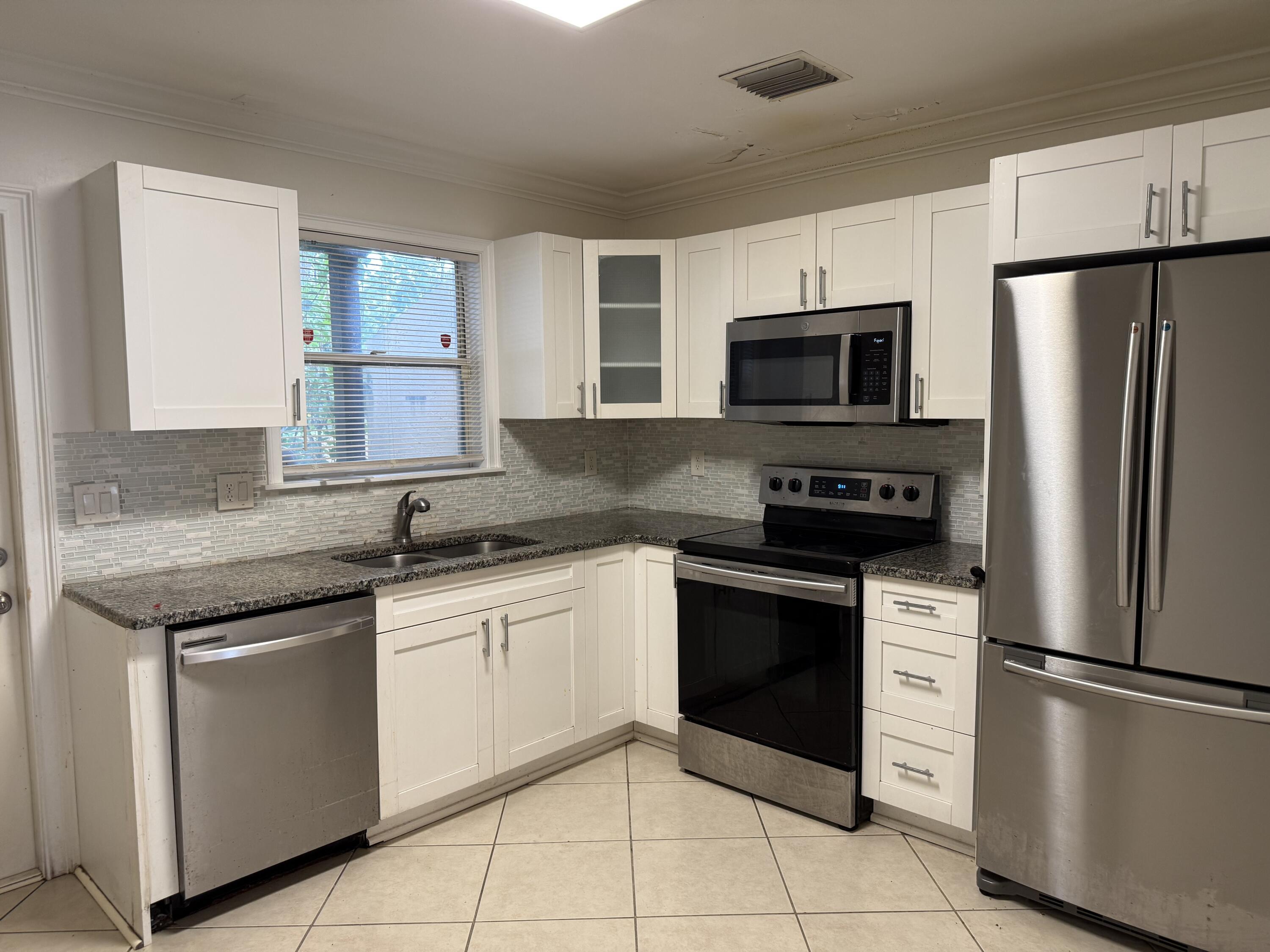 2018 S 10TH Street C, Fort Pierce, FL 34950, Fort Pierce - Photo 5