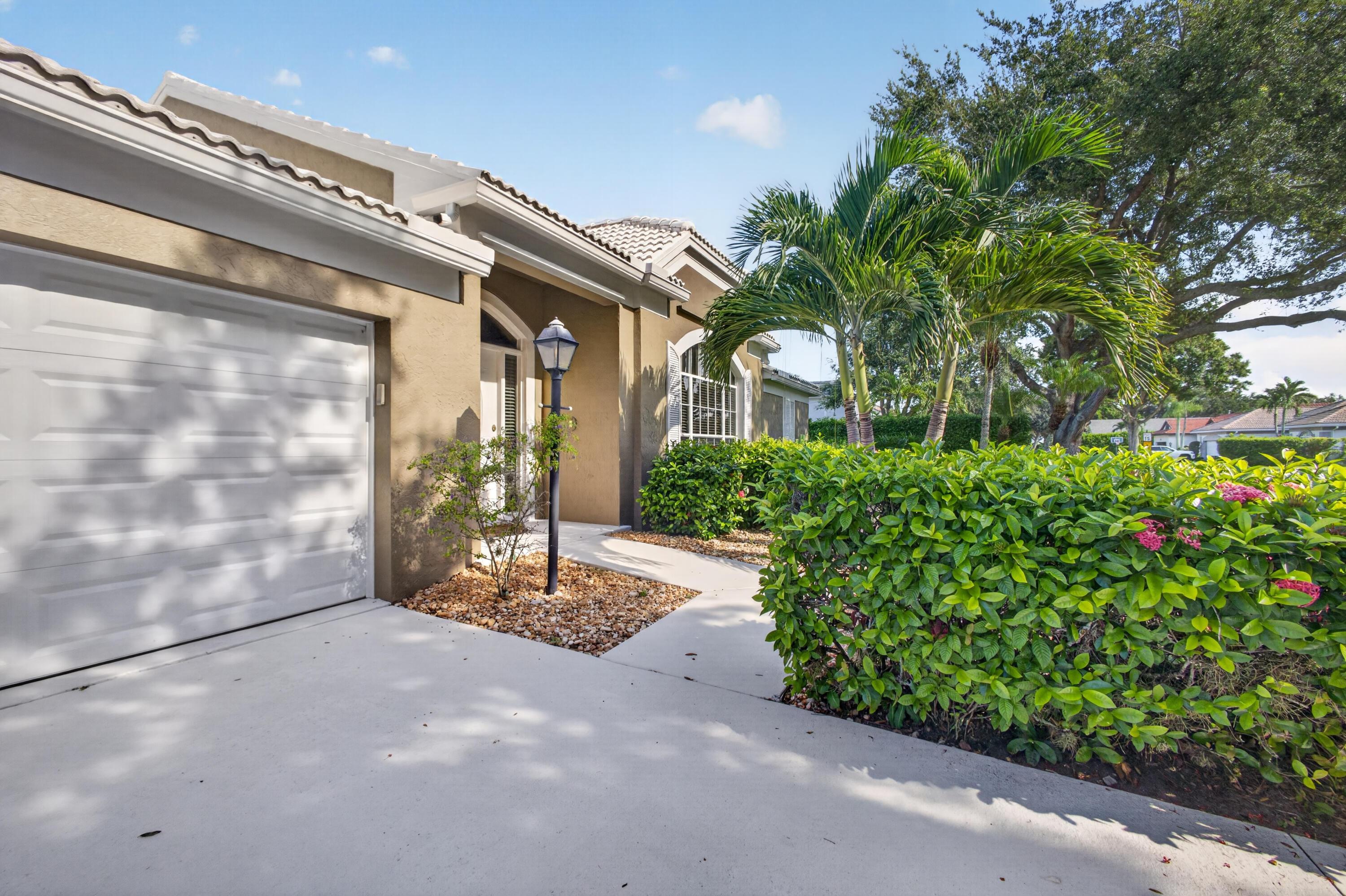 1011 WOODFIELD Circle, Palm Beach Gardens, FL 33418, Palm Beach Gardens - Photo 4
