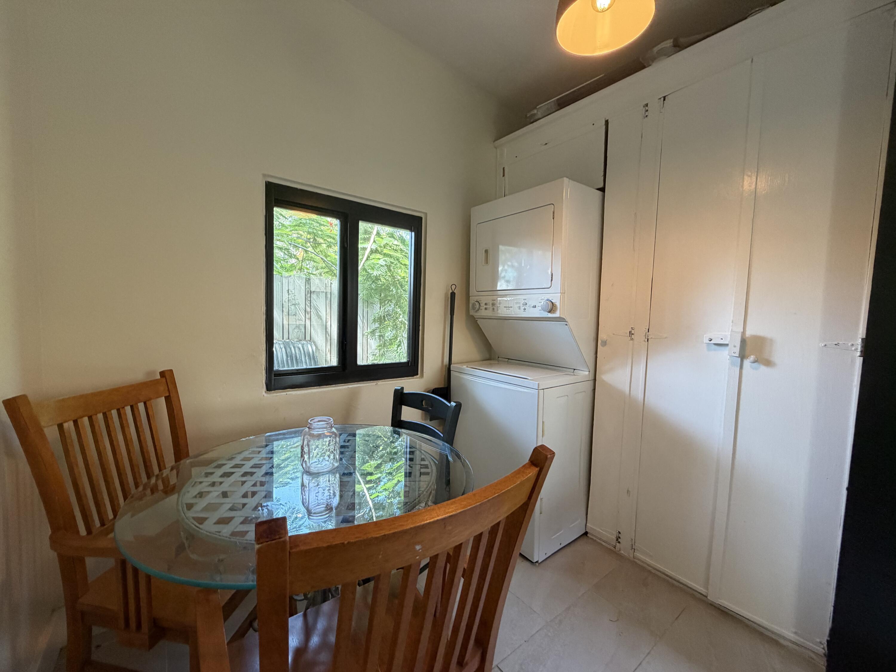 927 Paseo Andorra Cottage, West Palm Beach, FL 33405, West Palm Beach - Photo 5