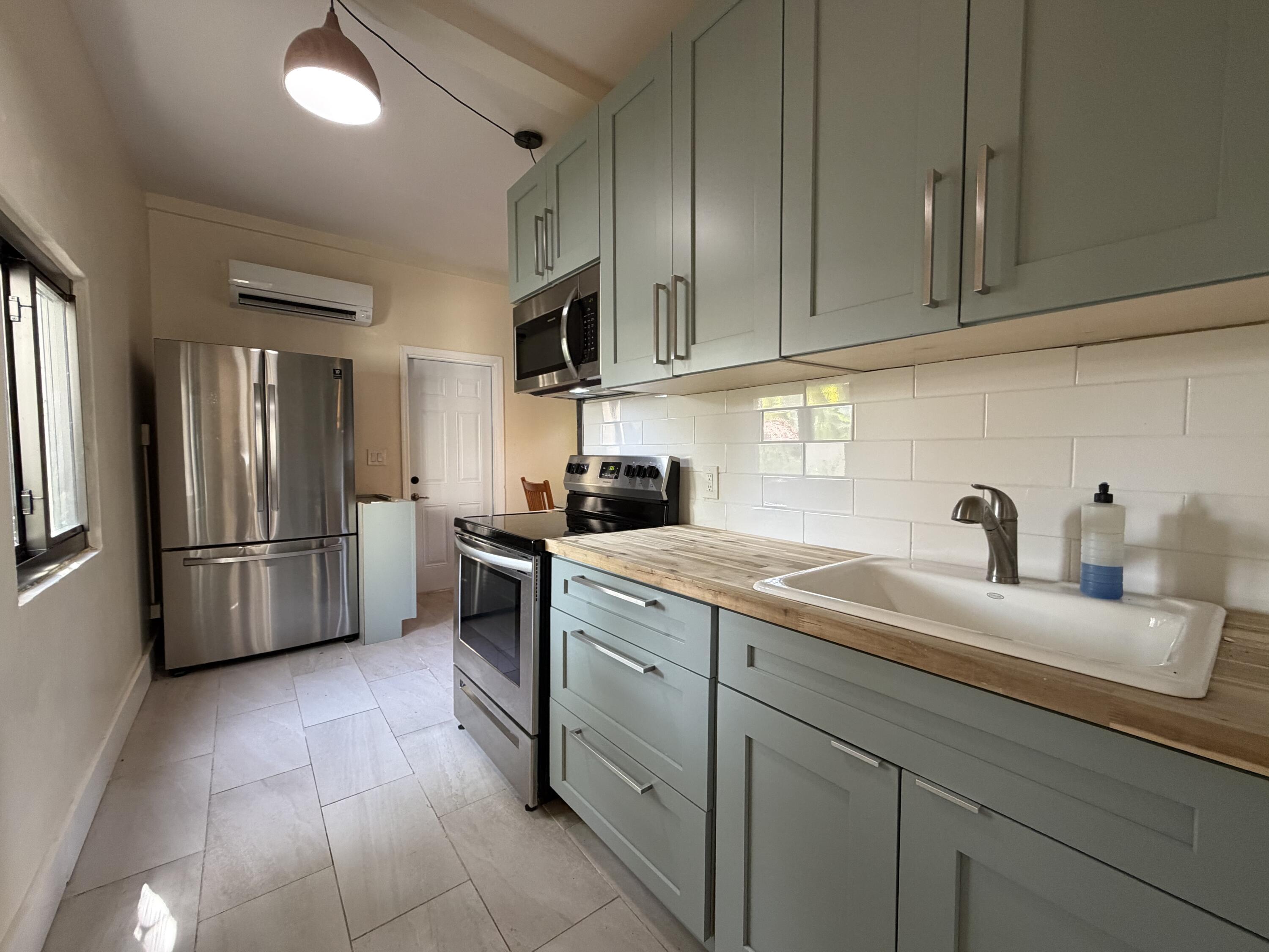 927 Paseo Andorra Cottage, West Palm Beach, FL 33405, West Palm Beach - Photo 3