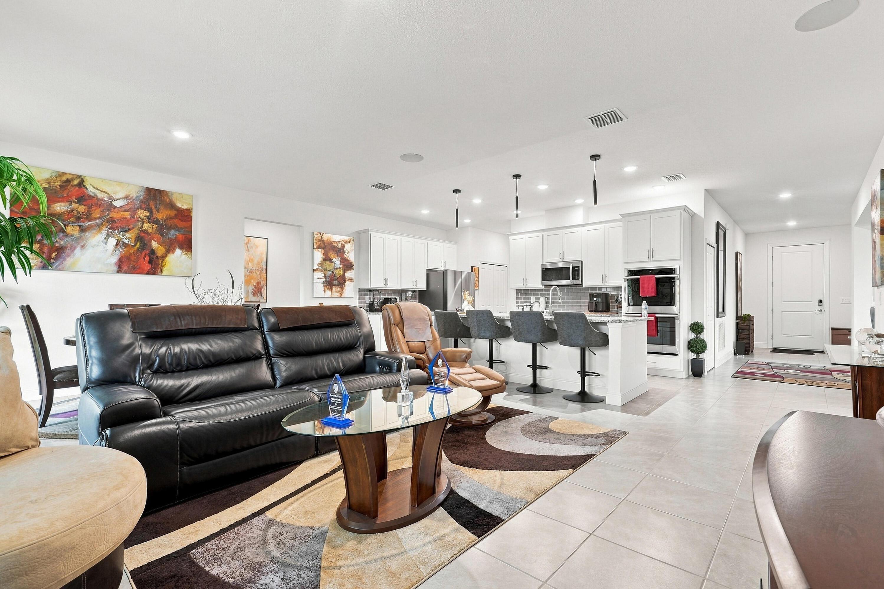 1008 SW Ingrassina Avenue SW, Port St. Lucie, FL 34953, Port St. Lucie - Photo 3