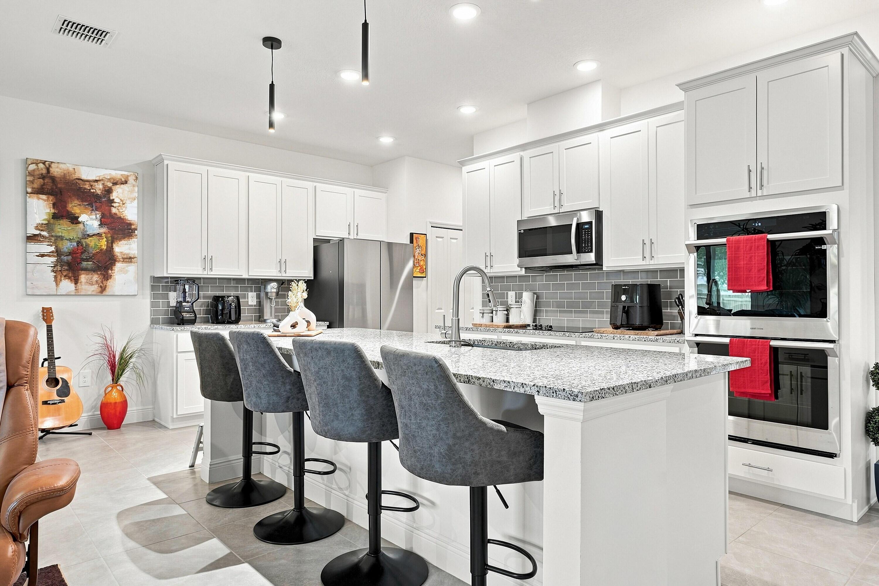 1008 SW Ingrassina Avenue SW, Port St. Lucie, FL 34953, Port St. Lucie - Photo 4