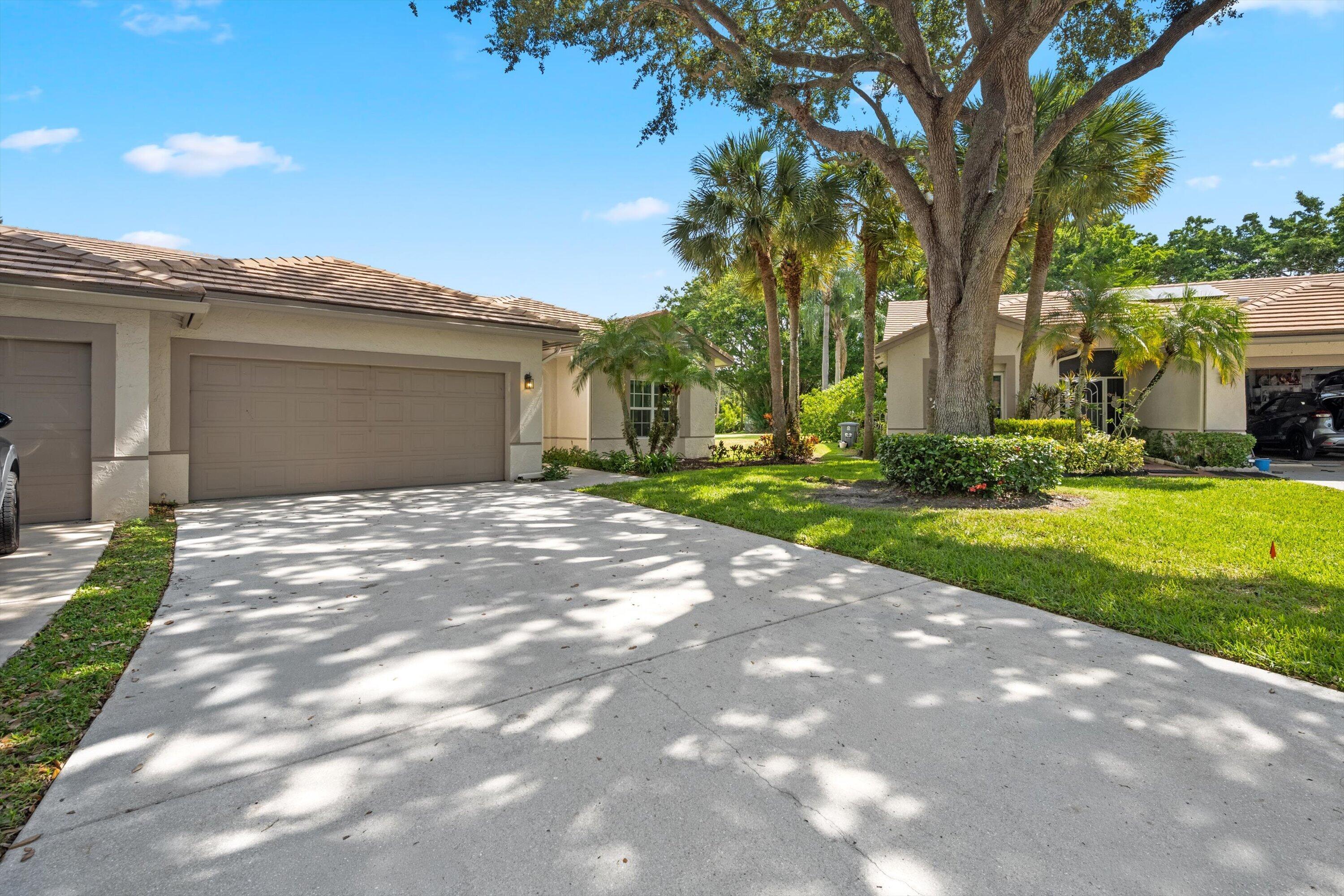 7372 ROCKBRIDGE Circle 7372, Lake Worth, FL 33467, Lake Worth - Photo 2
