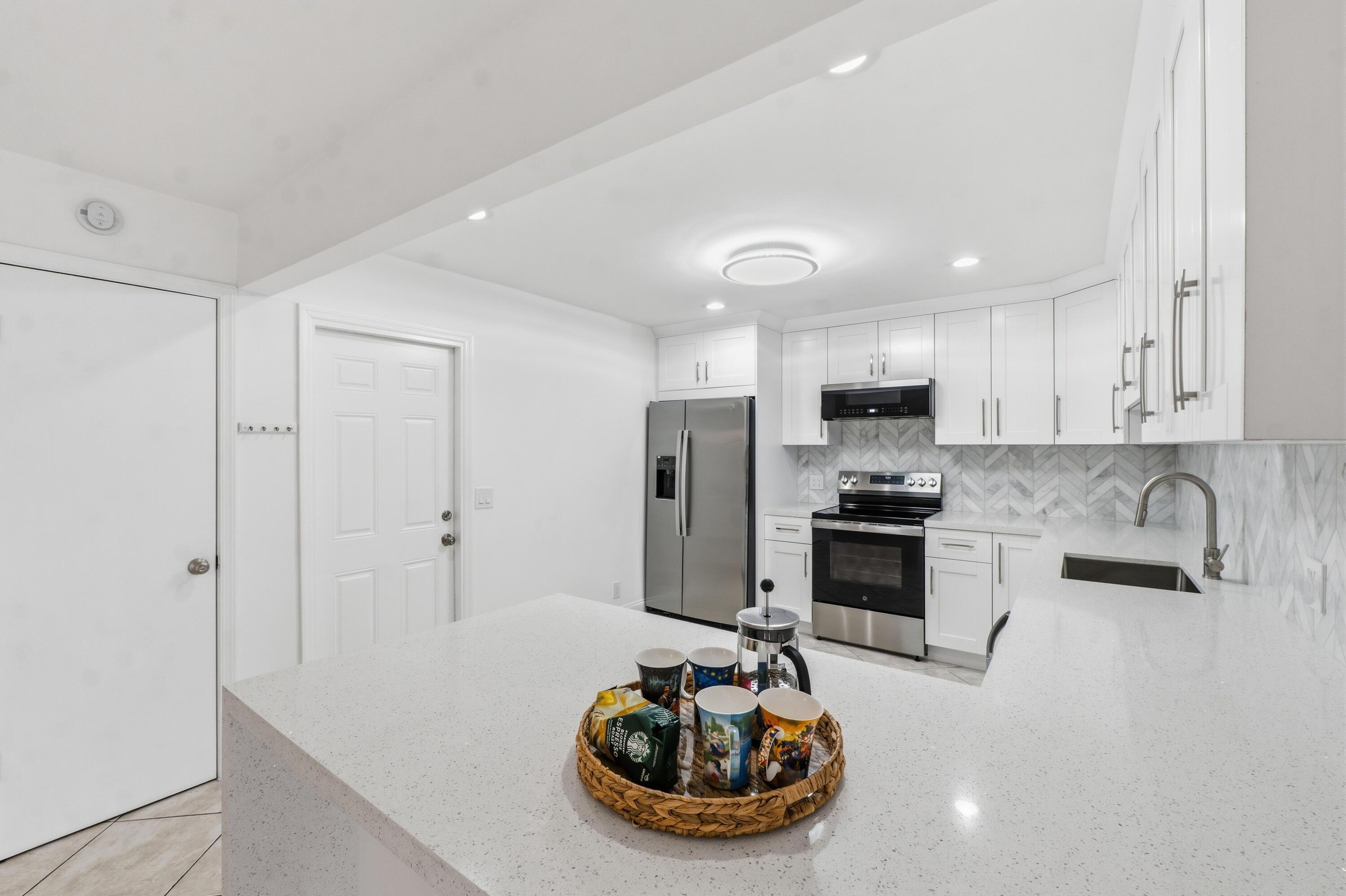 3379 NW 63RD Street, Fort Lauderdale, FL 33309, Fort Lauderdale - Photo 4