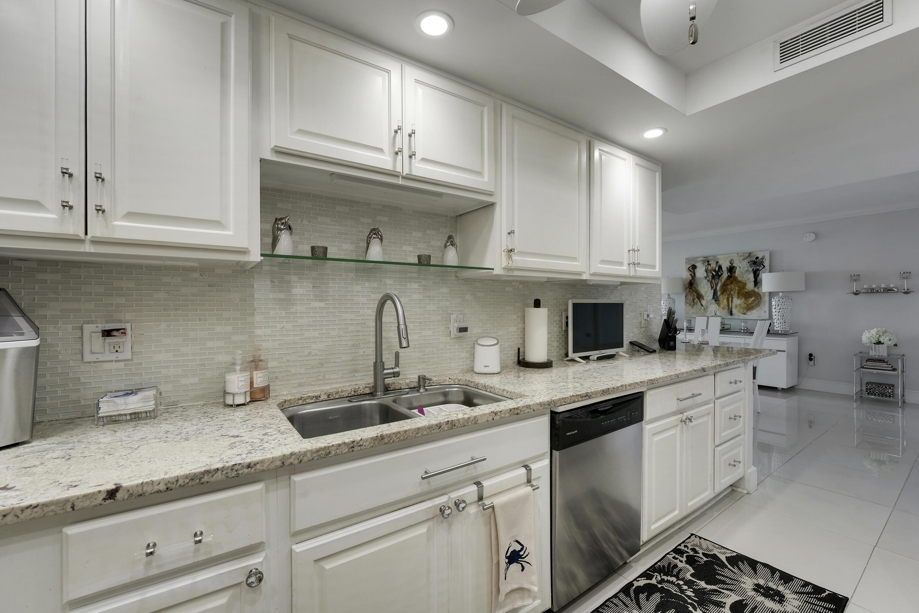 3450 S Ocean Boulevard 424, Palm Beach, FL 33480, Palm Beach - Photo 3