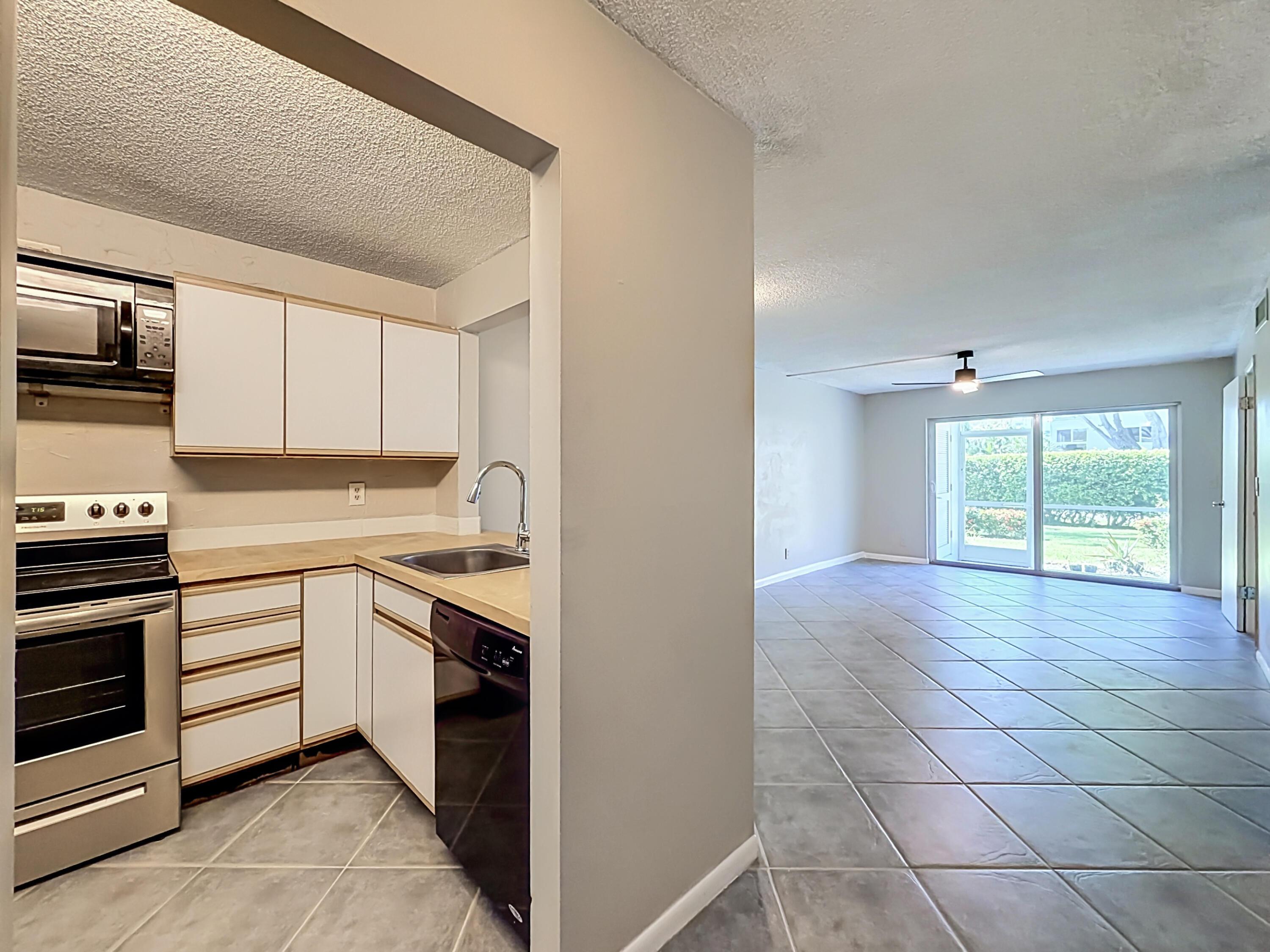 207 TROPIC ISLE Drive 1130, Delray Beach, FL 33483, Delray Beach - Photo 4