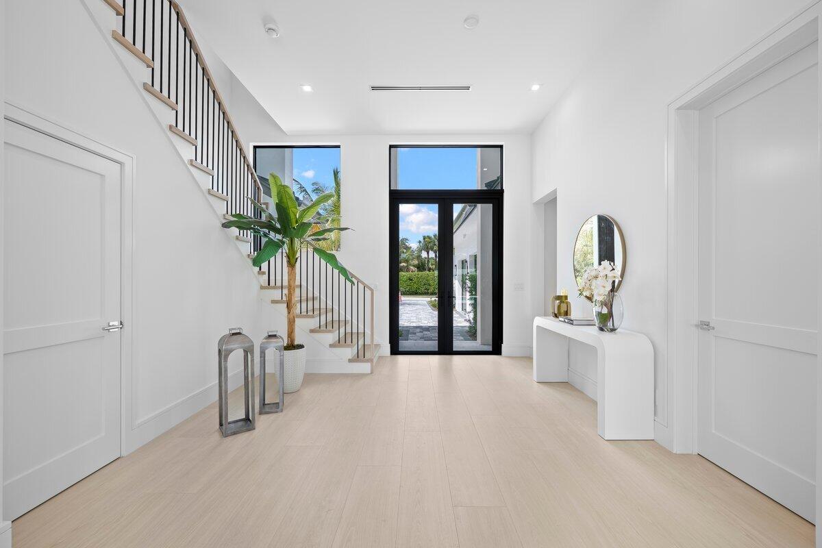 325 W Riverside Drive, Jupiter, FL 33469, Jupiter - Photo 3