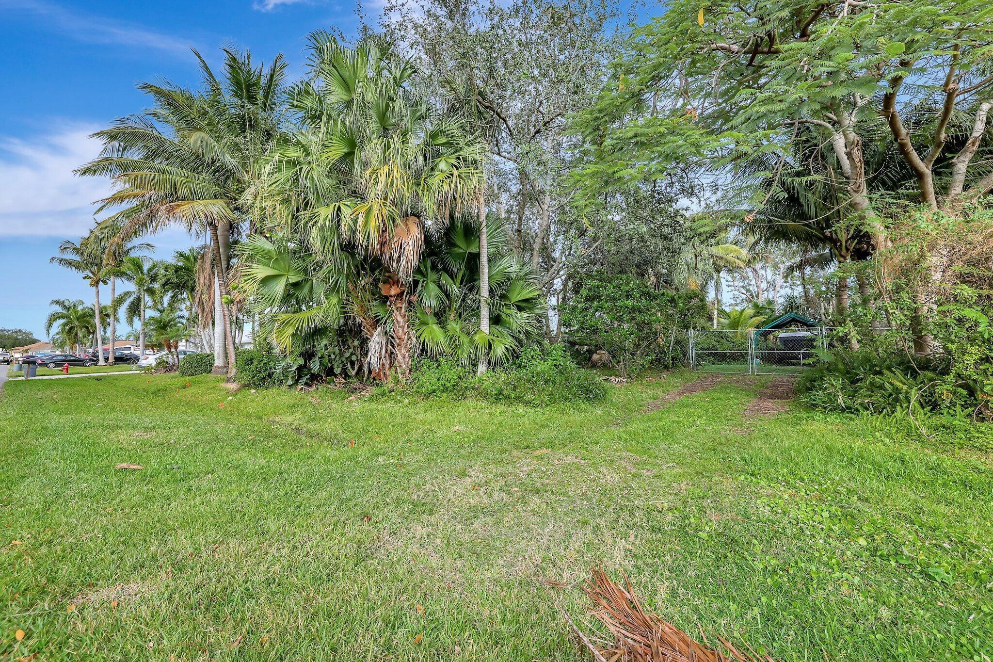 673 SE DAMASK Avenue, Port St. Lucie, FL 34983, Port St. Lucie - Photo 4