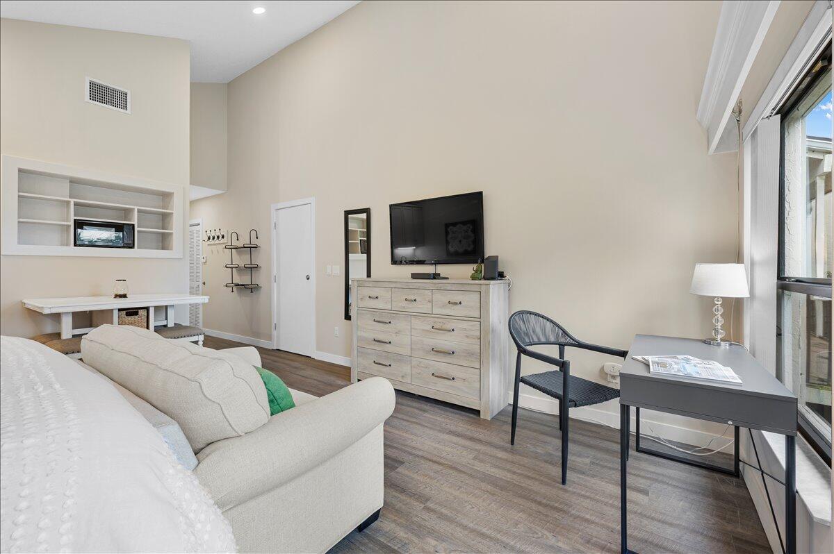 11863 Wimbledon Circle 543, Wellington, FL 33414, Wellington - Photo 3