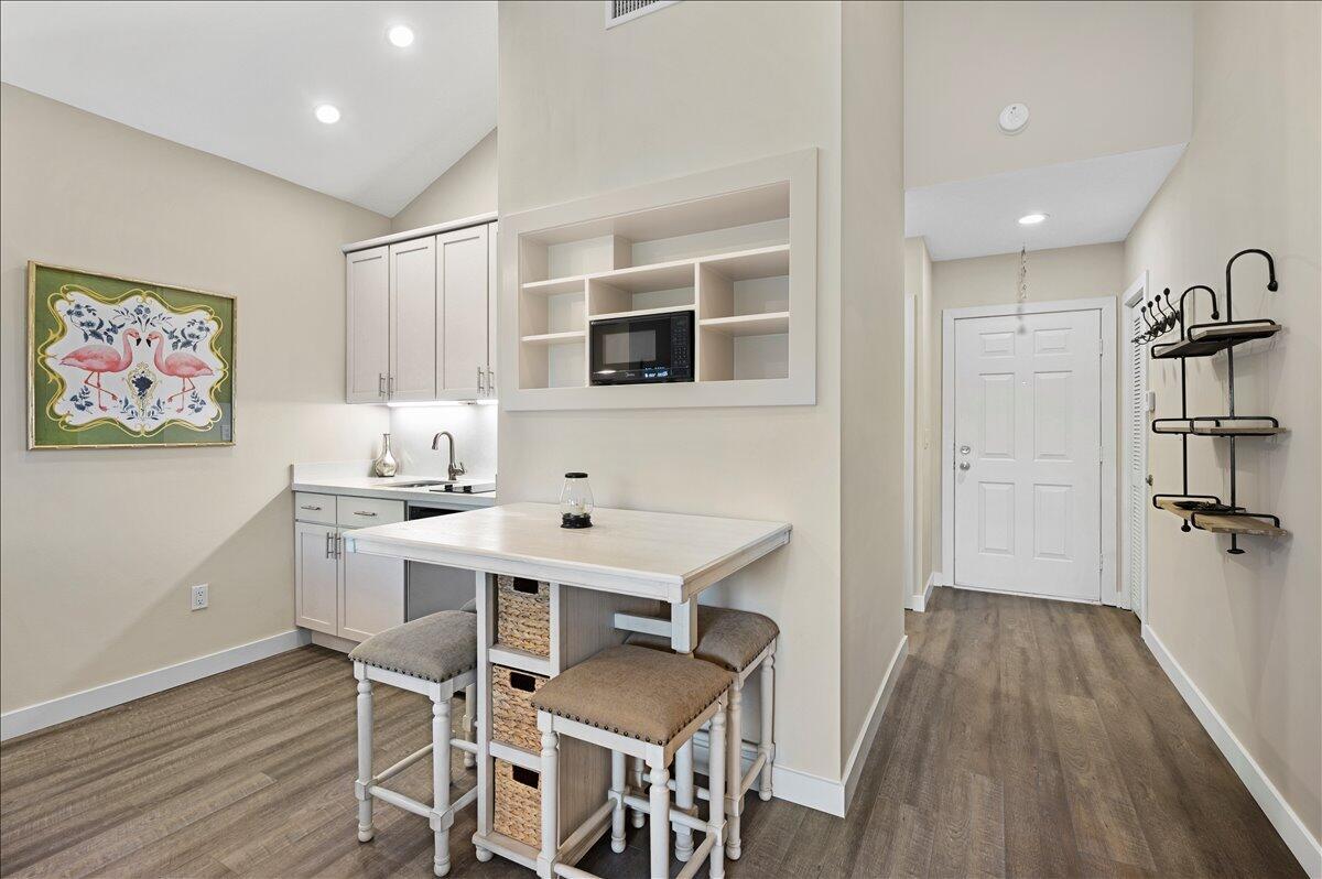 11863 Wimbledon Circle 543, Wellington, FL 33414, Wellington - Photo 5