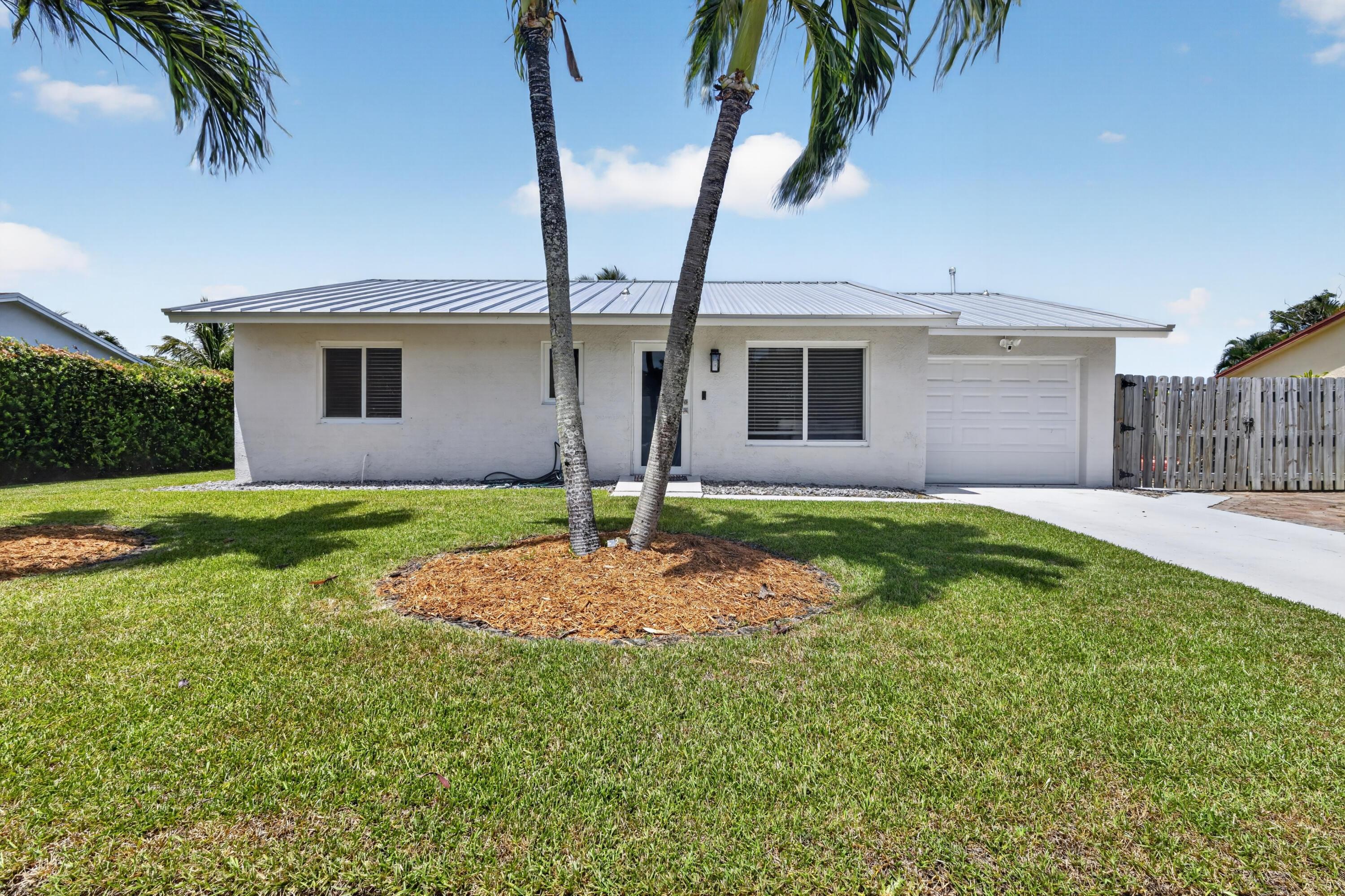 4573 Carthage Circle, Lake Worth, FL 33463, Lake Worth - Photo 2