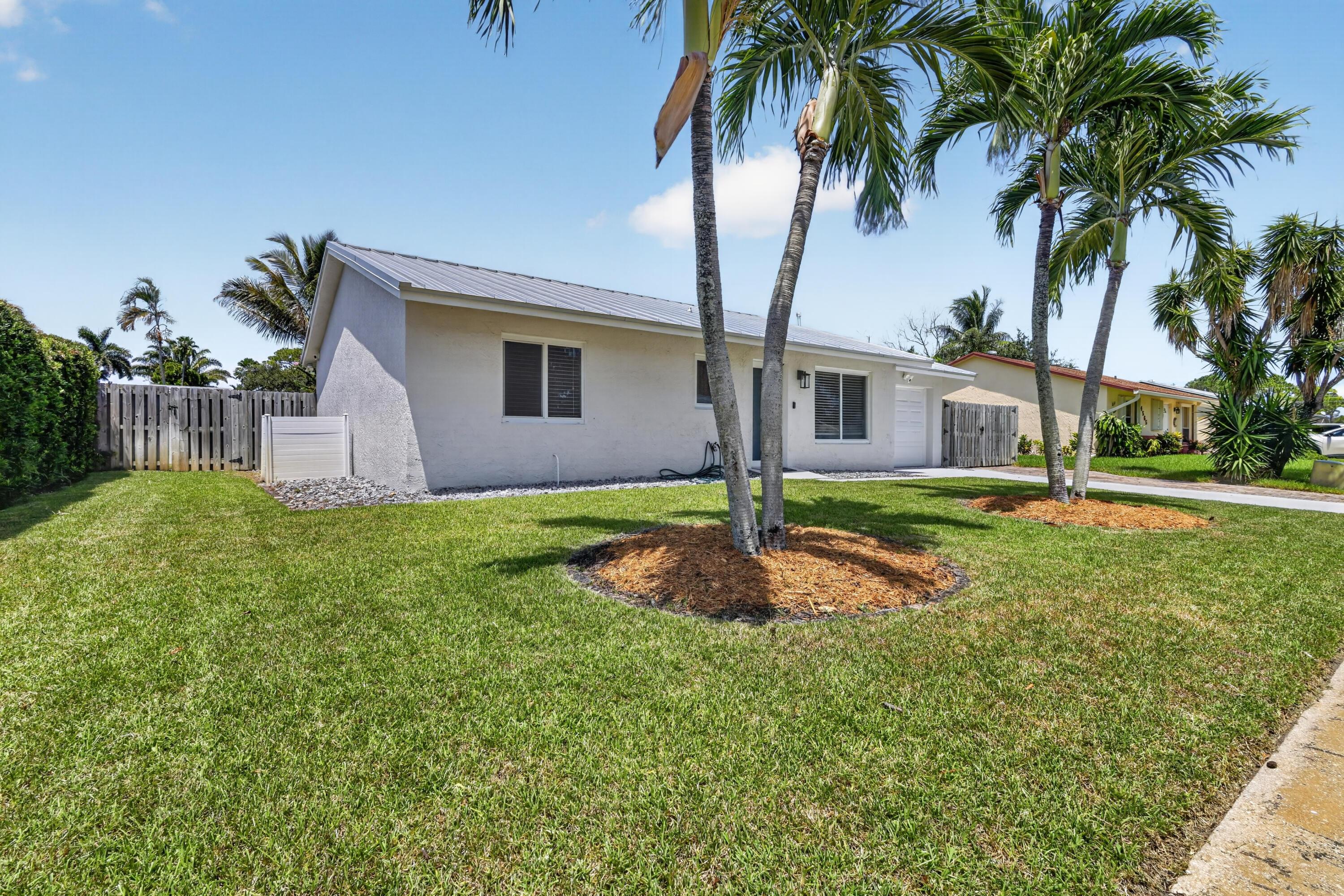 4573 Carthage Circle, Lake Worth, FL 33463, Lake Worth - Photo 3