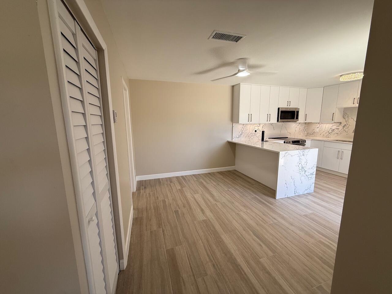 79 Lake Arbor Drive 79, Palm Springs, FL 33461, Palm Springs - Photo 3