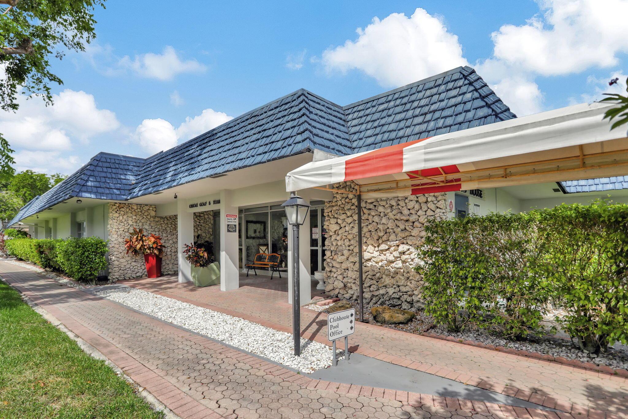 7827 GOLF CIR Drive 301, Margate, FL 33063, Margate - Photo 2