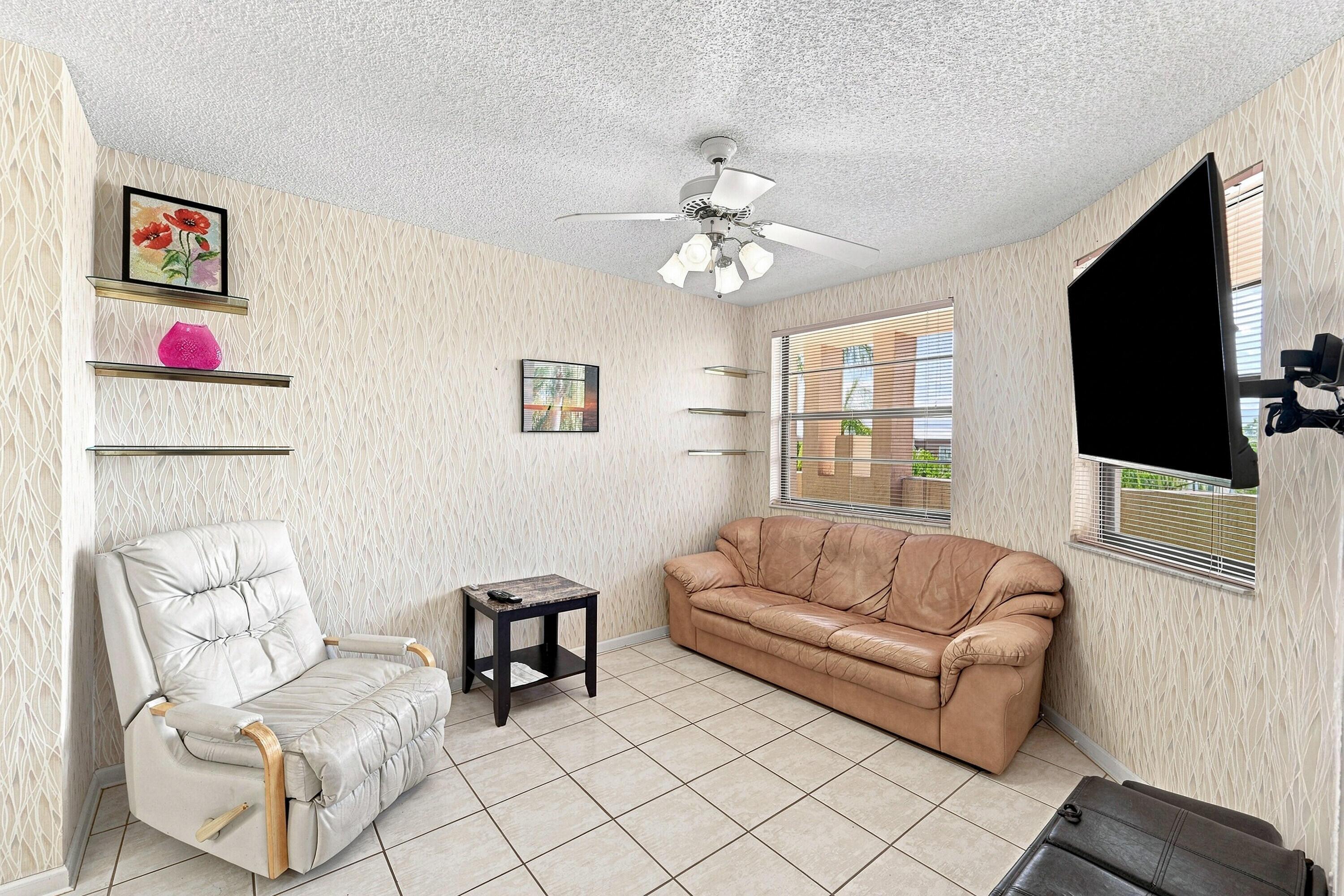 7254 FAIRFAX Drive 304, Tamarac, FL 33321, Tamarac - Photo 3