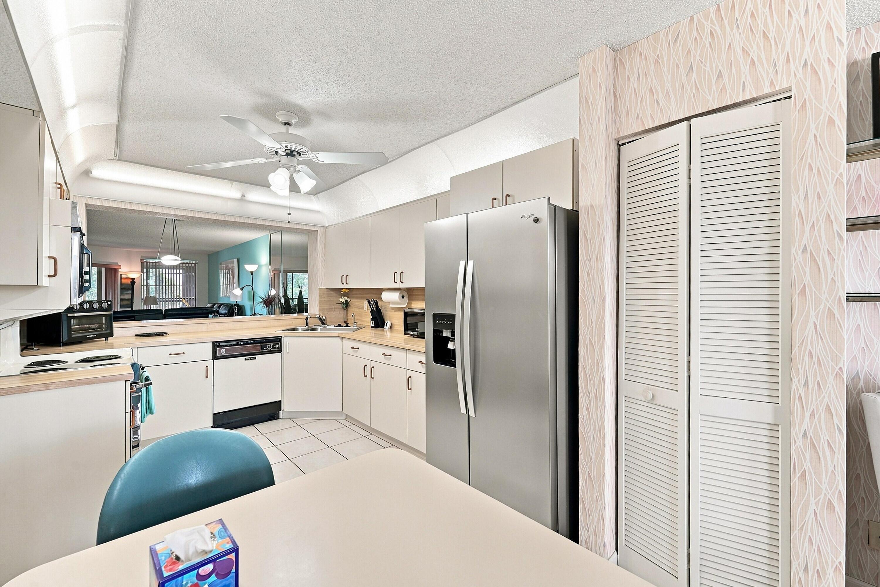 7254 FAIRFAX Drive 304, Tamarac, FL 33321, Tamarac - Photo 5