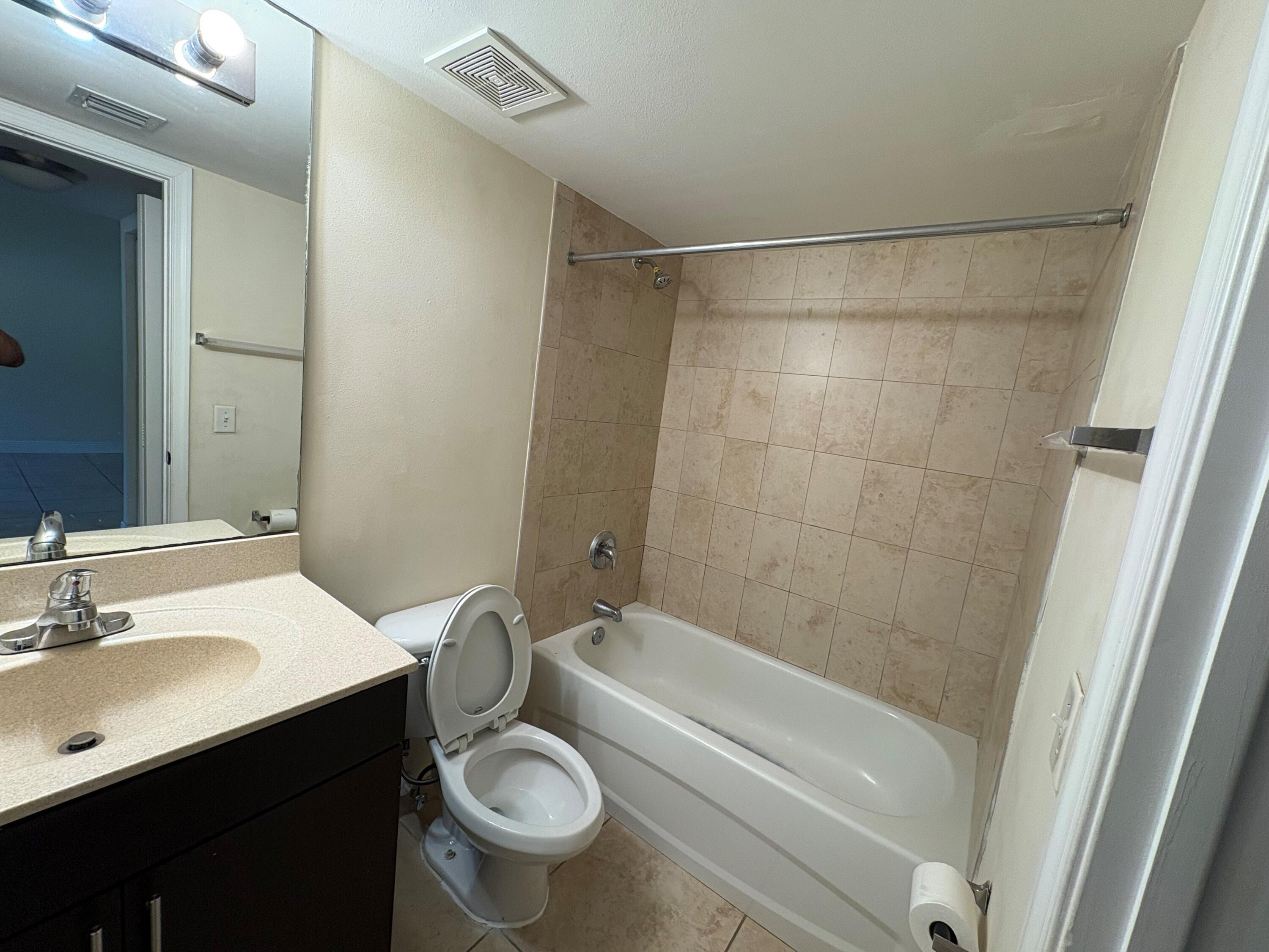 6235 SW 47TH Manor 202, Davie, FL 33314, Davie - Photo 5