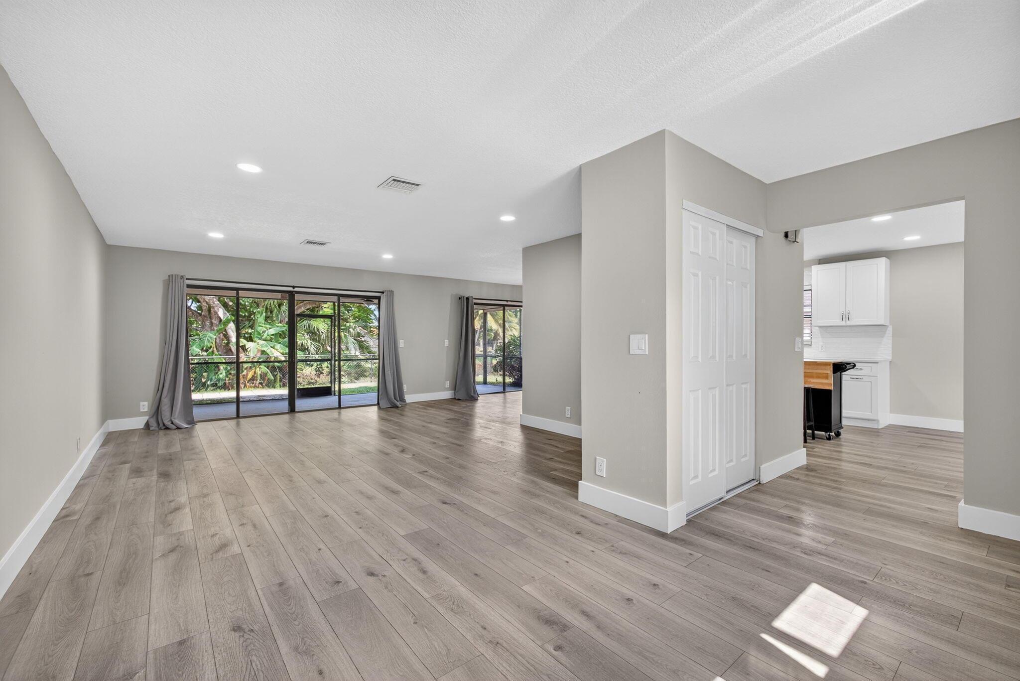 1202 Essex Drive, Wellington, FL 33414, Wellington - Photo 5