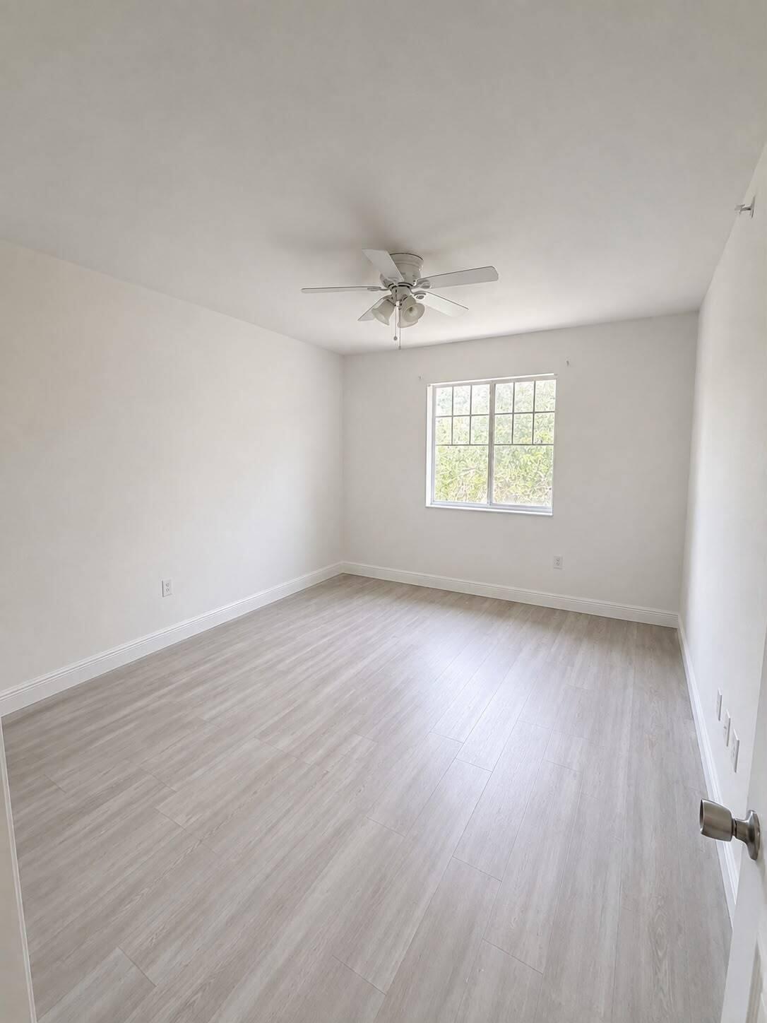 6386 EMERALD DUNES Drive 308, West Palm Beach, FL 33411, West Palm Beach - Photo 5