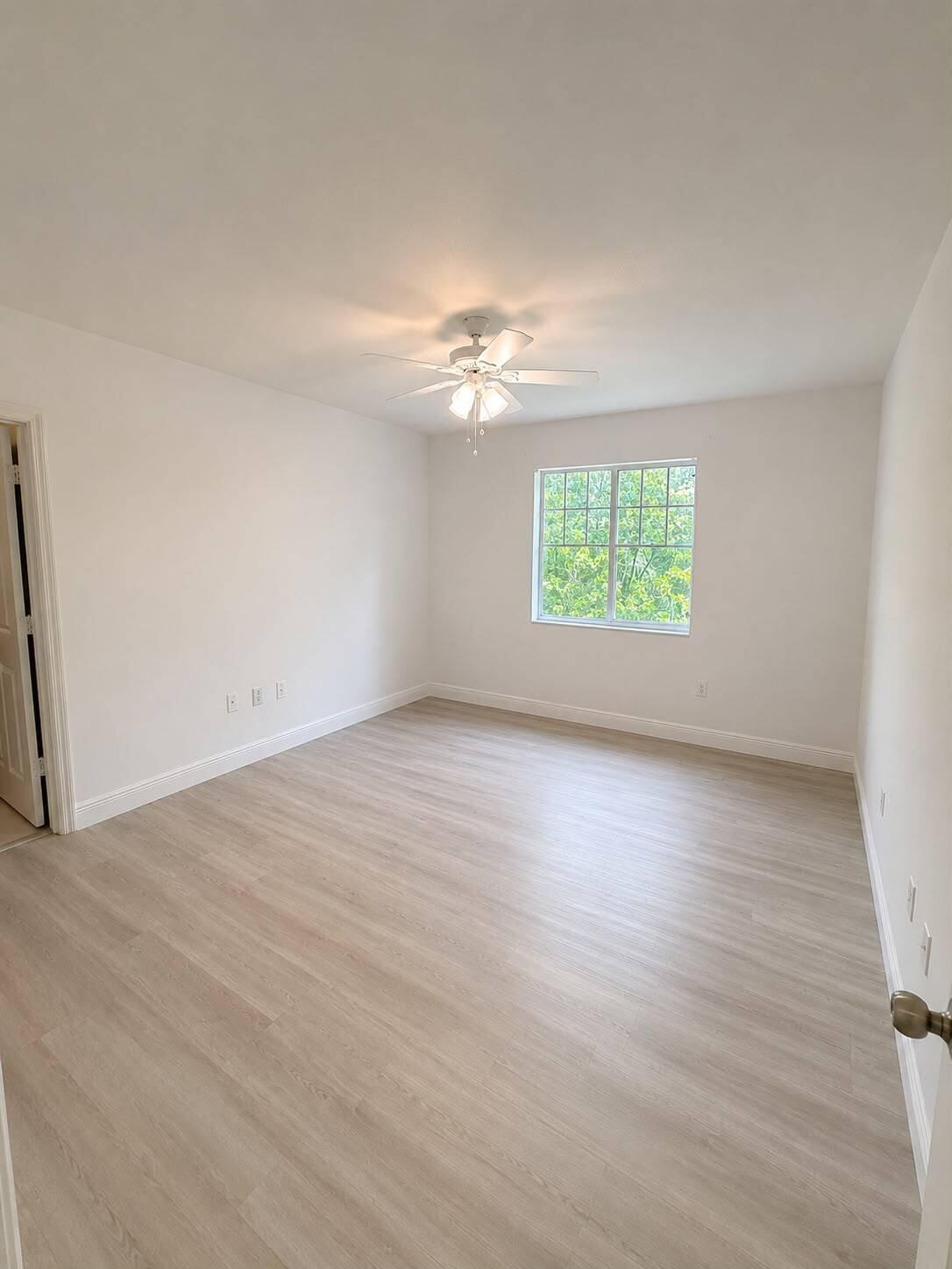 6386 EMERALD DUNES Drive 308, West Palm Beach, FL 33411, West Palm Beach - Photo 4