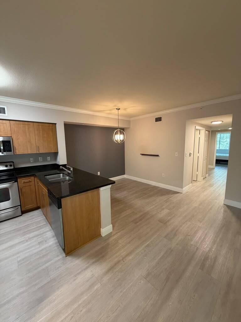 6386 EMERALD DUNES Drive 308, West Palm Beach, FL 33411, West Palm Beach