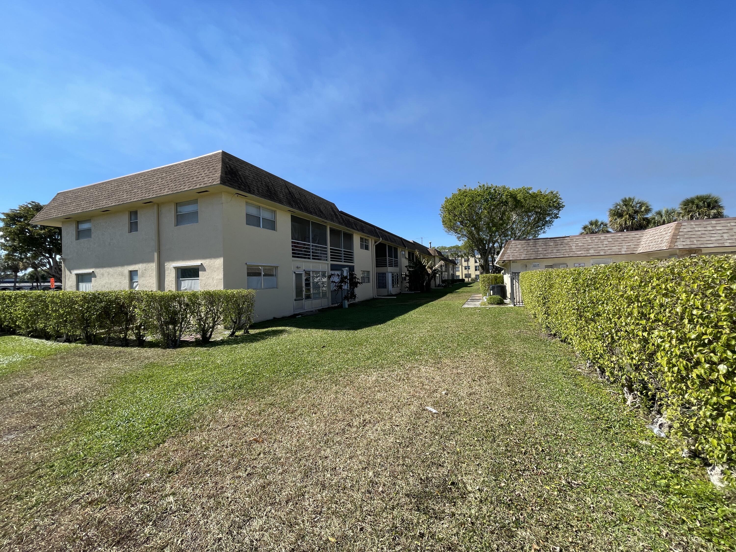 9911 Sandalfoot Boulevard 112, Boca Raton, FL 33428, Boca Raton - Photo 2