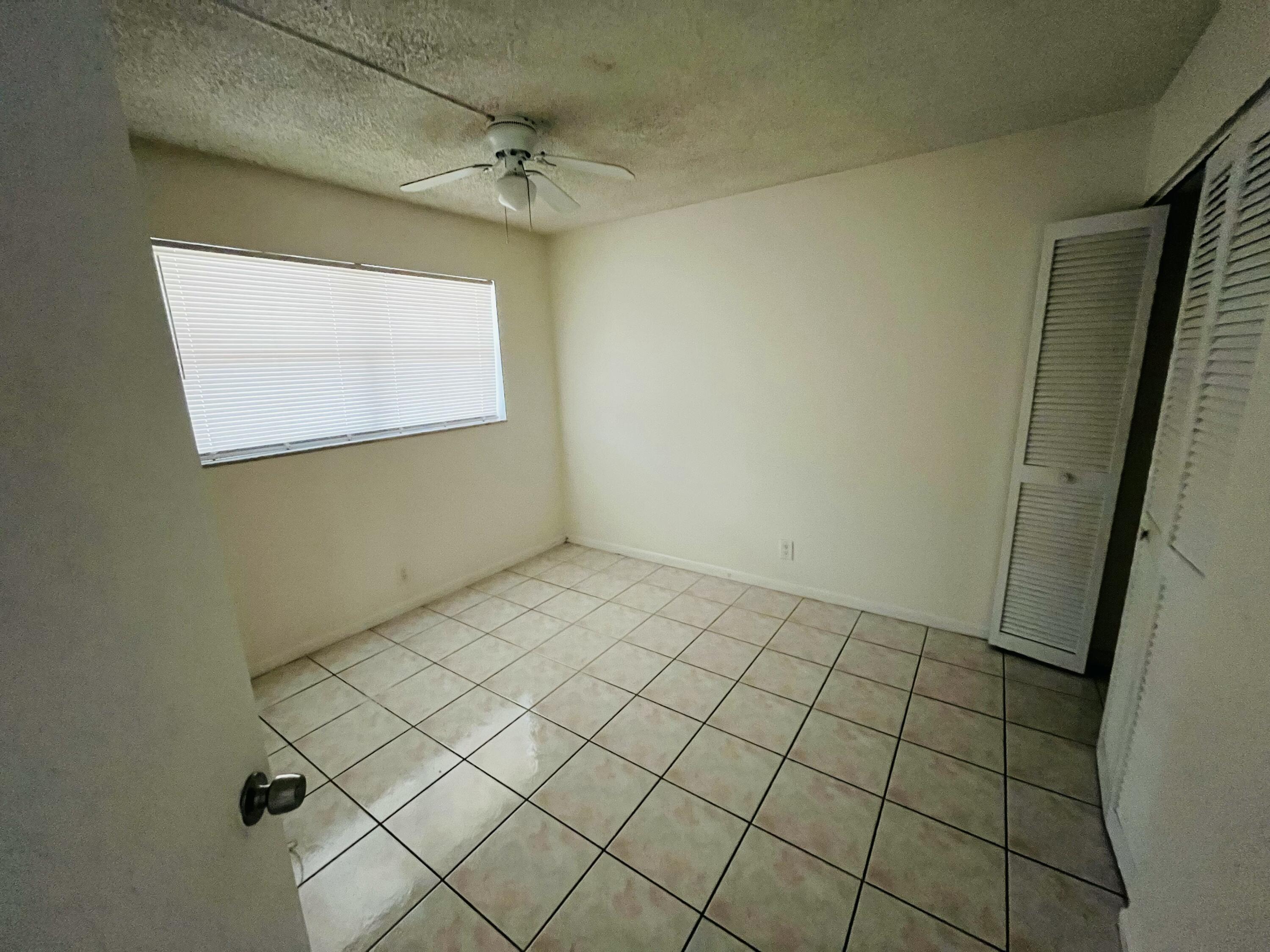 9911 Sandalfoot Boulevard 112, Boca Raton, FL 33428, Boca Raton - Photo 4
