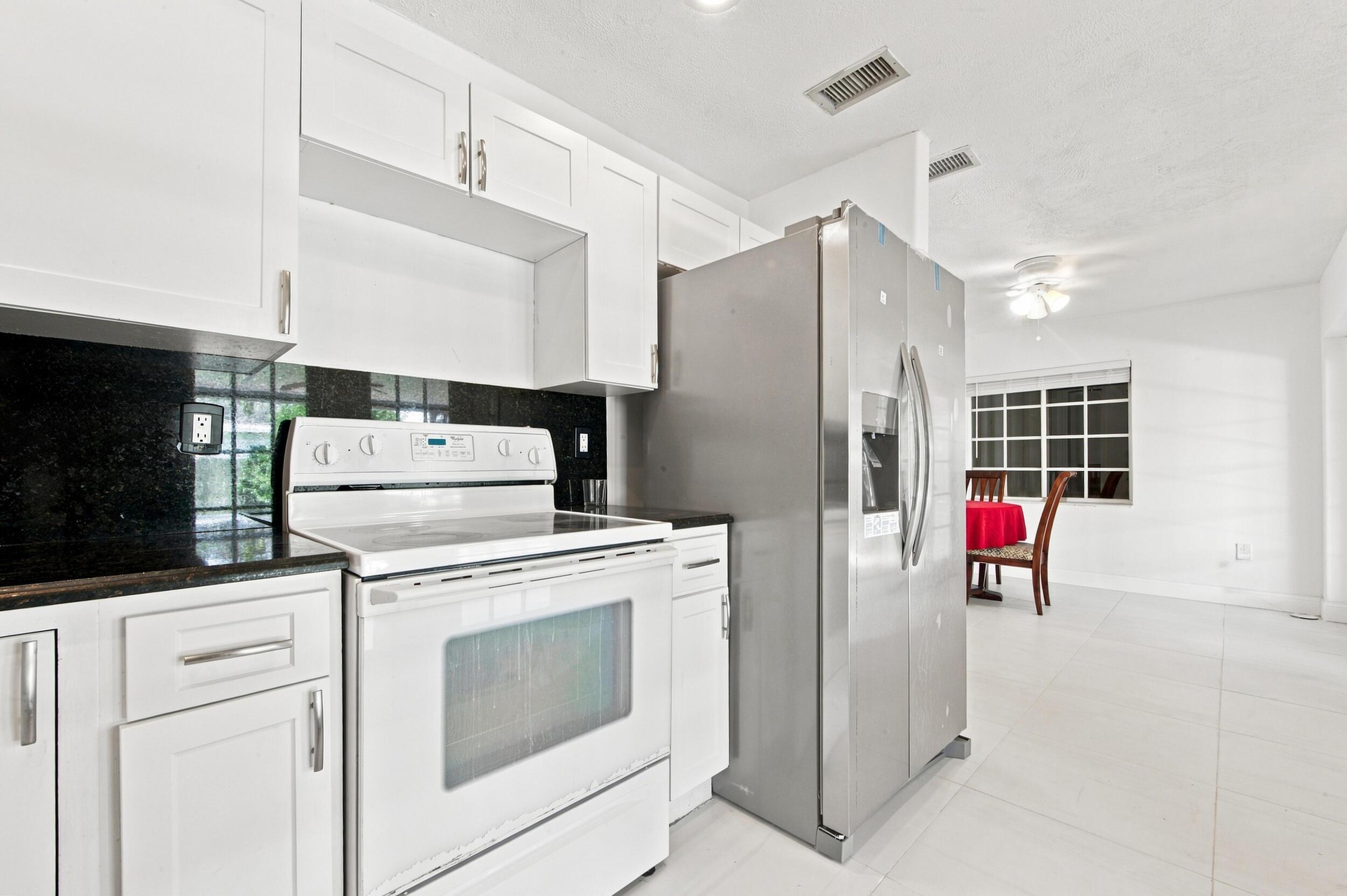 10275 SW 152nd Street, Miami, FL 33157, Miami - Photo 2