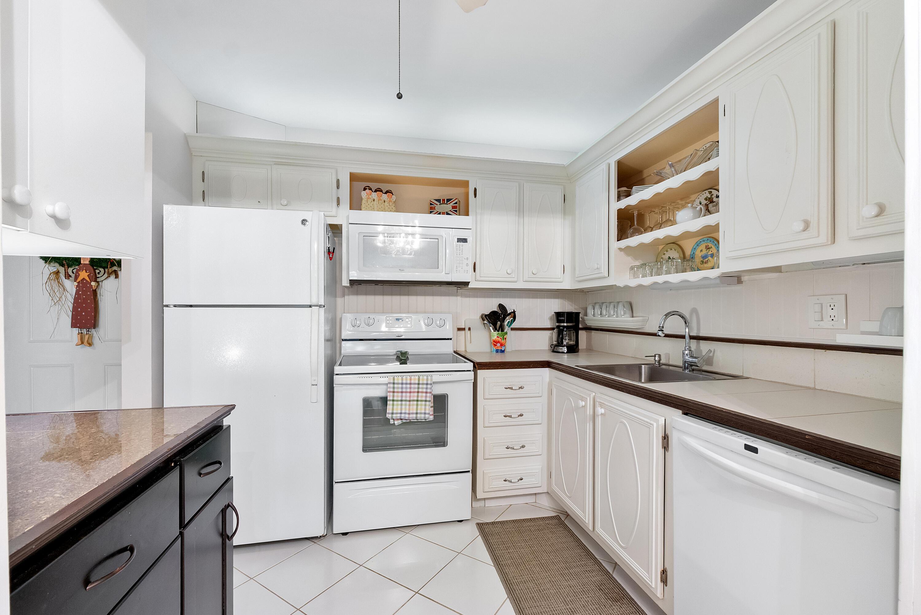 5661 SW 2nd Court 201, Margate, FL 33068, Margate - Photo 5