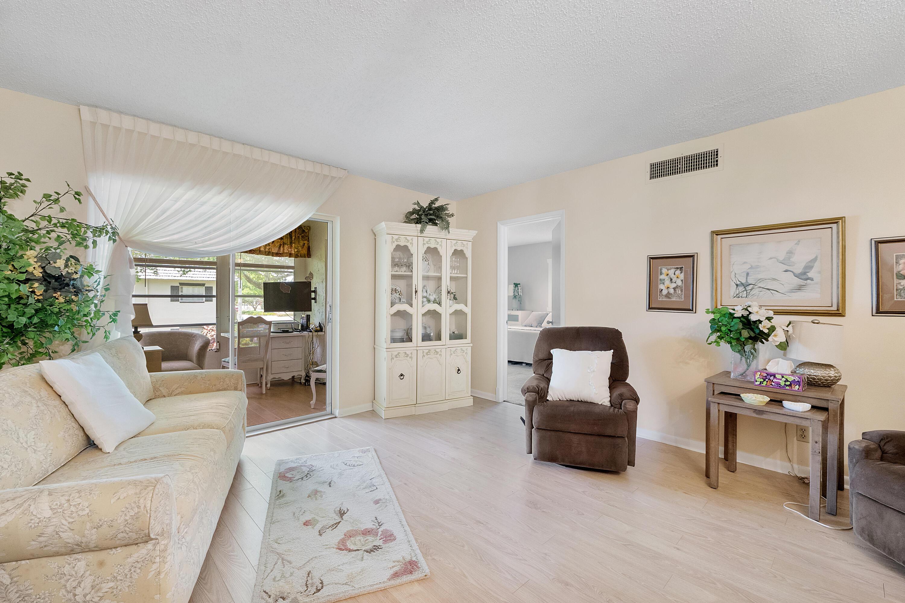 5661 SW 2nd Court 201, Margate, FL 33068, Margate - Photo 2