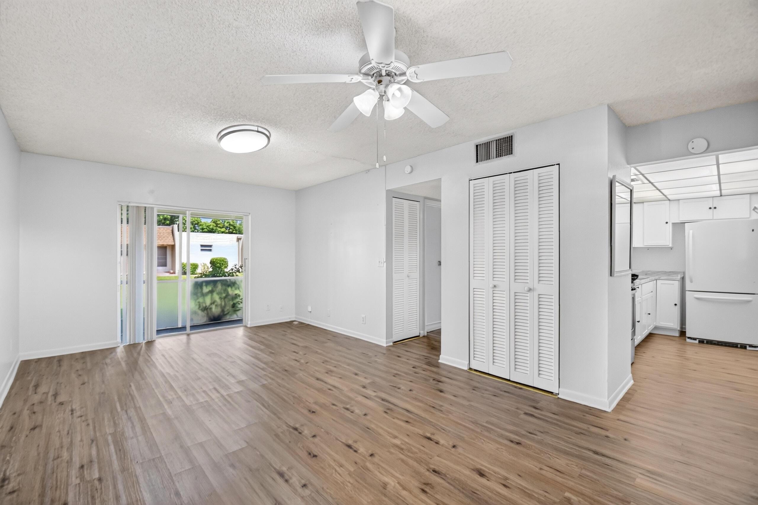 200 Bonnie Boulevard W 131, Palm Springs, FL 33461, Palm Springs - Photo 3