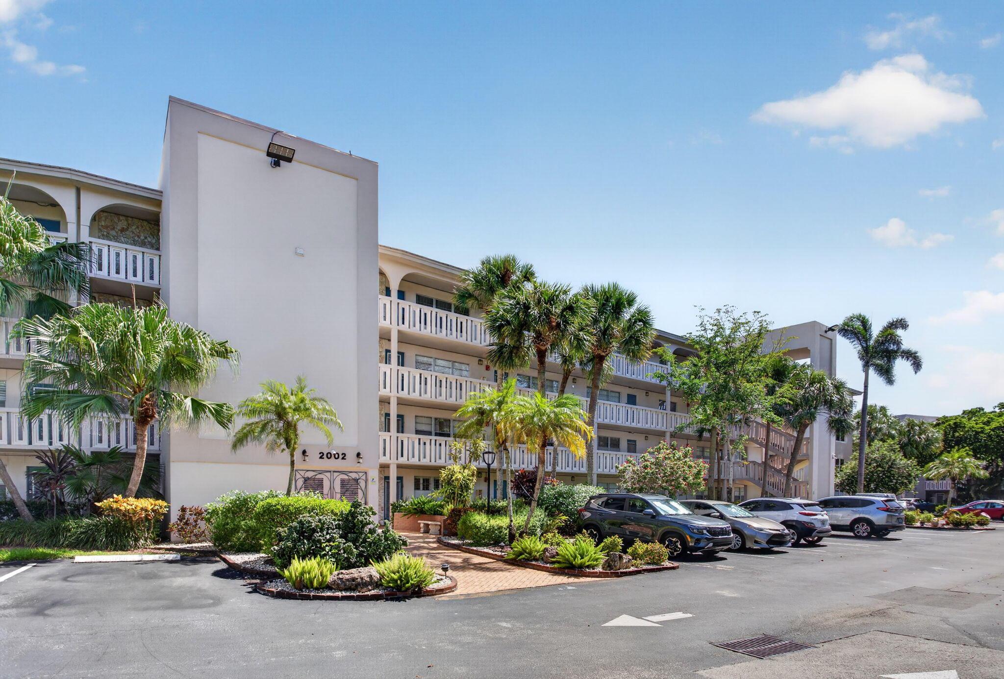 2002 Granada Drive E1, Coconut Creek, FL 33066, Coconut Creek - Photo 2