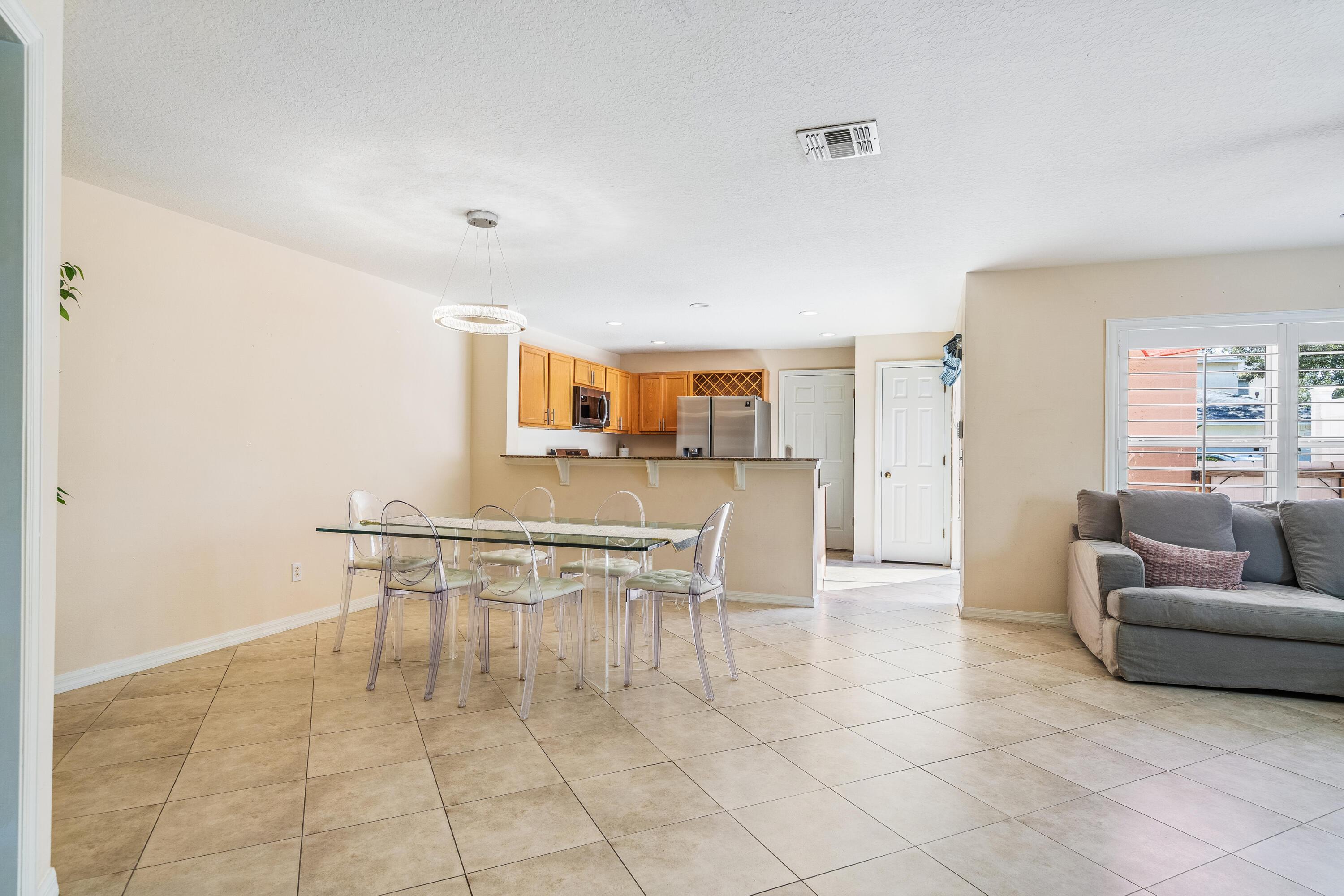 1541 Par Court, Vero Beach, FL 32966, Vero Beach - Photo 4