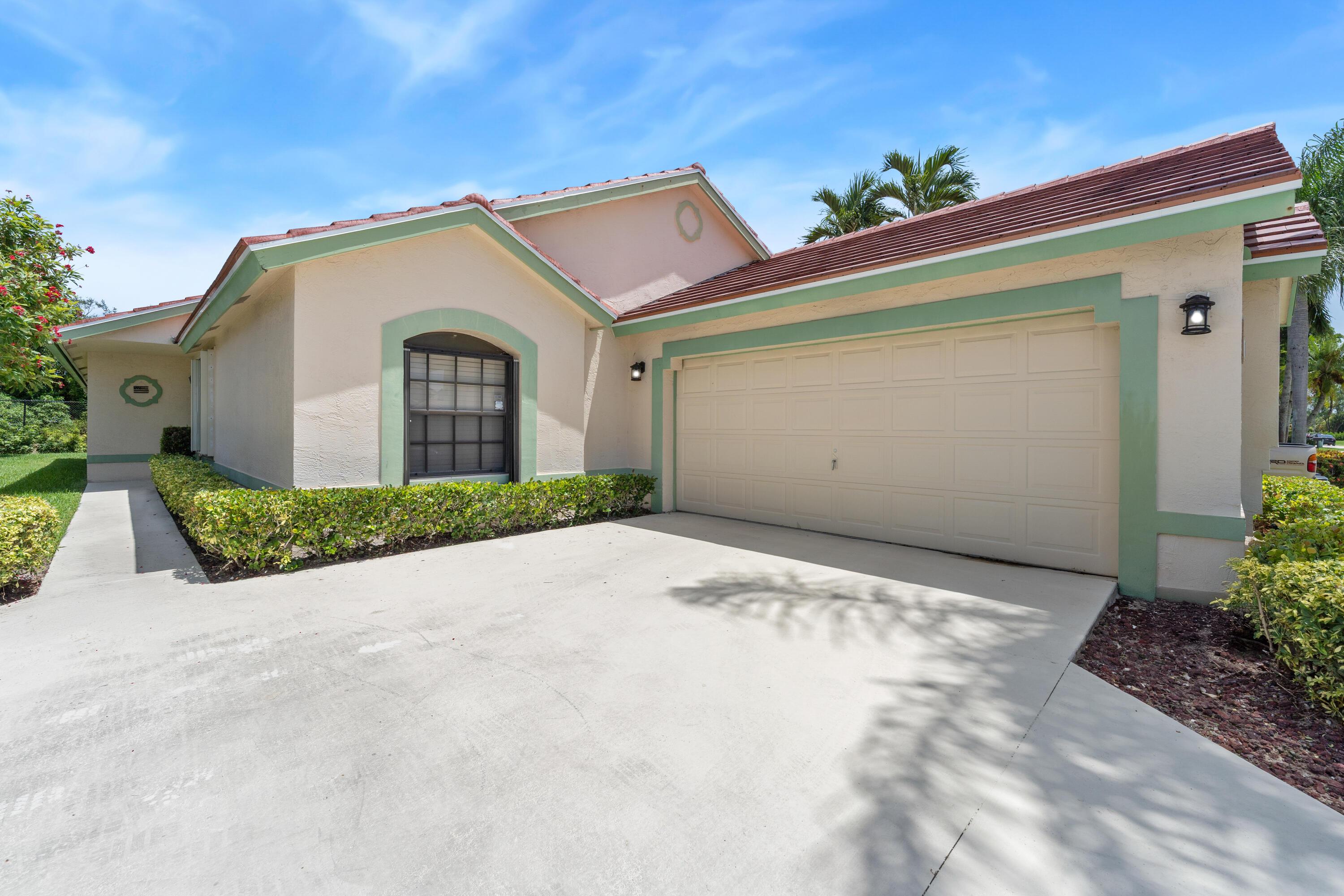 10430 Lexington Circle S, Boynton Beach, FL 33436, Boynton Beach - Photo 2