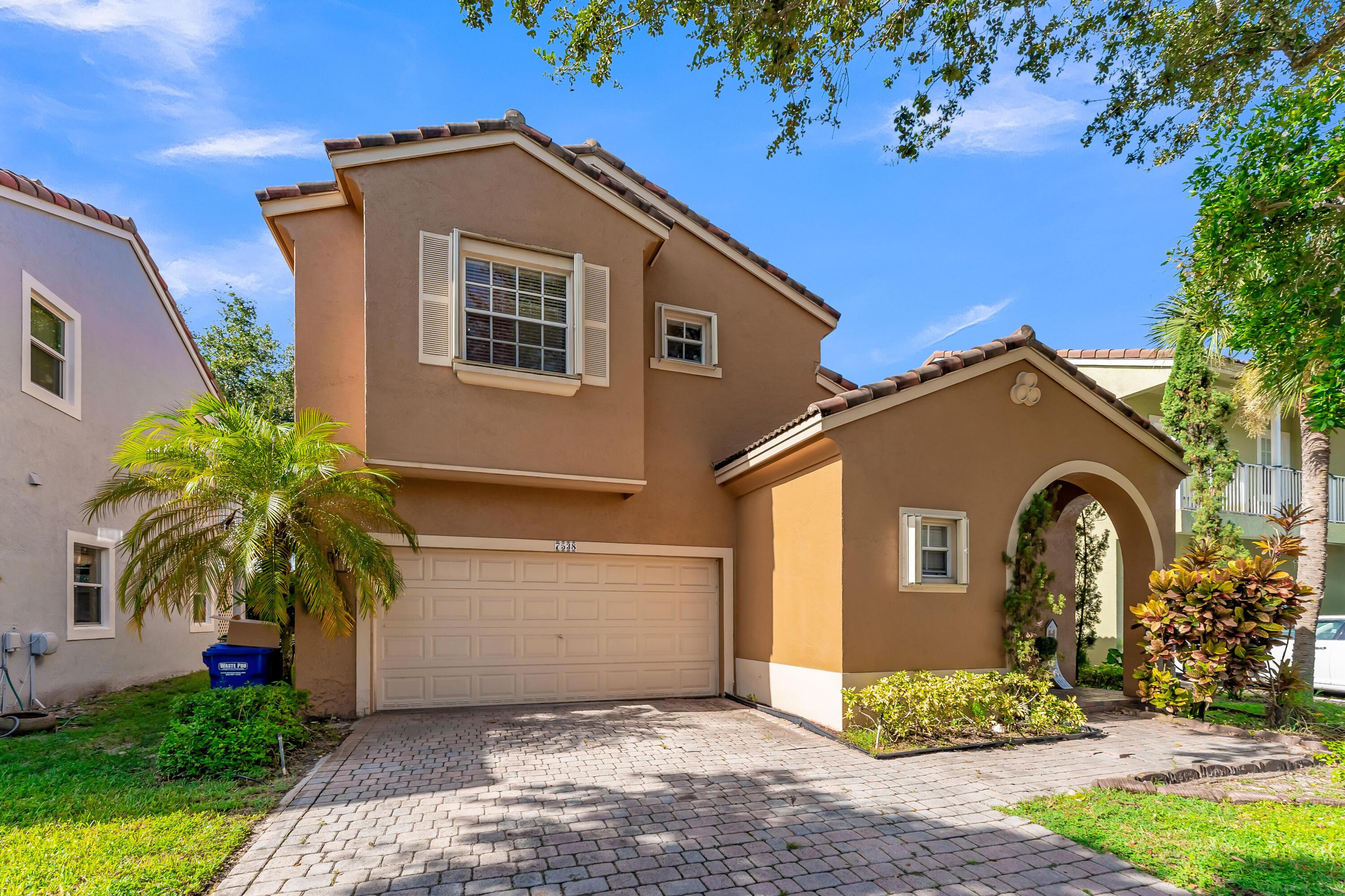 7538 NW 17TH Drive, Pembroke Pines, FL 33024, Pembroke Pines - Photo 2