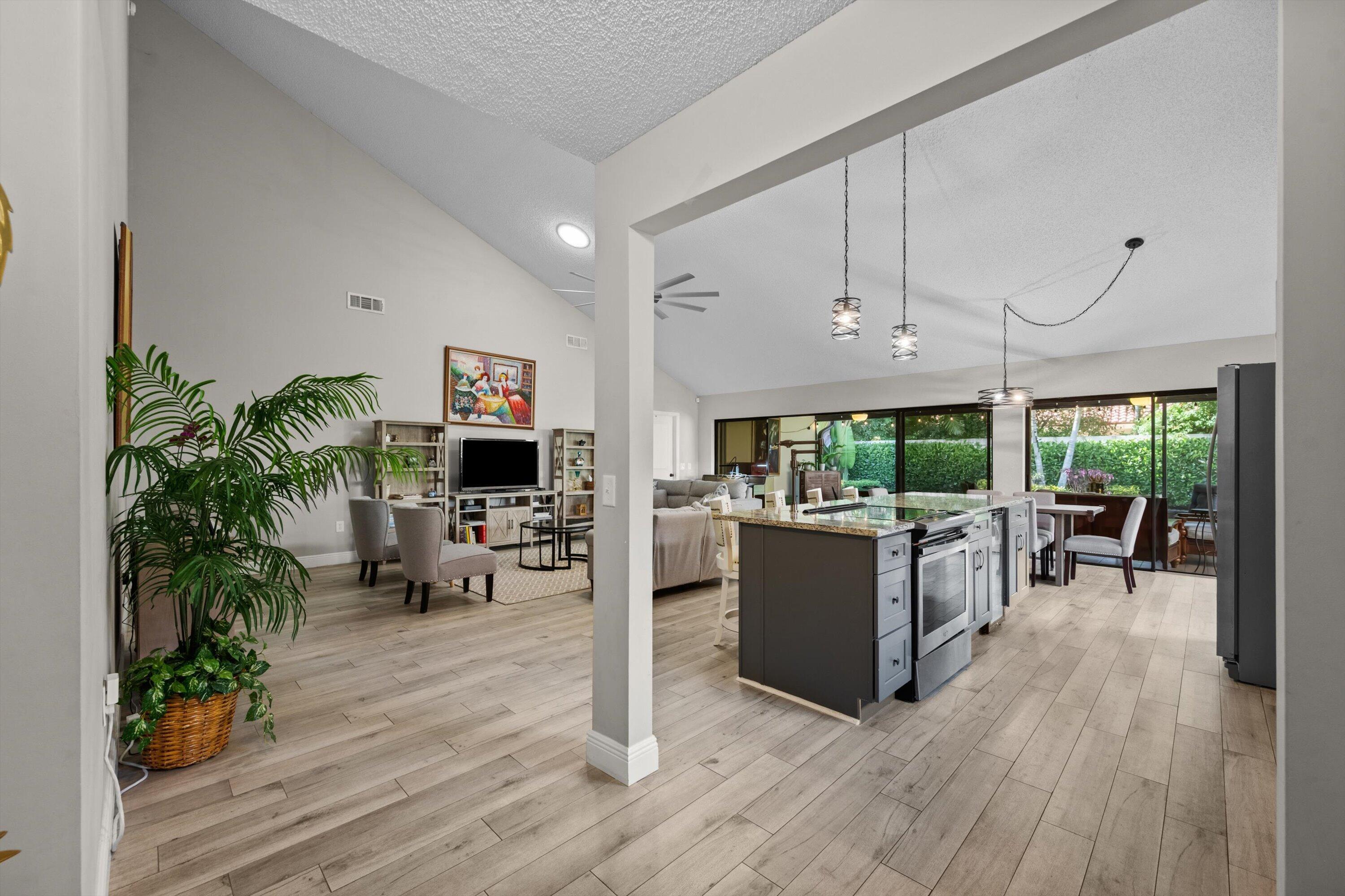 2895 FARRAGUT Lane, West Palm Beach, FL 33409, West Palm Beach - Photo 3