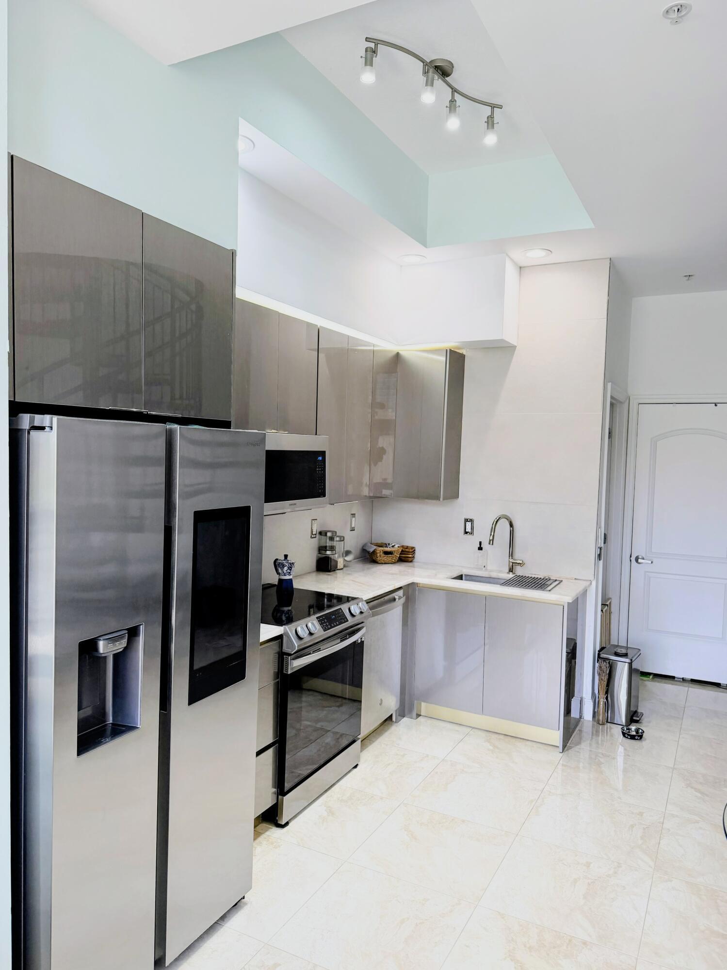 801 S Olive Avenue 403, West Palm Beach, FL 33401, West Palm Beach - Photo 2