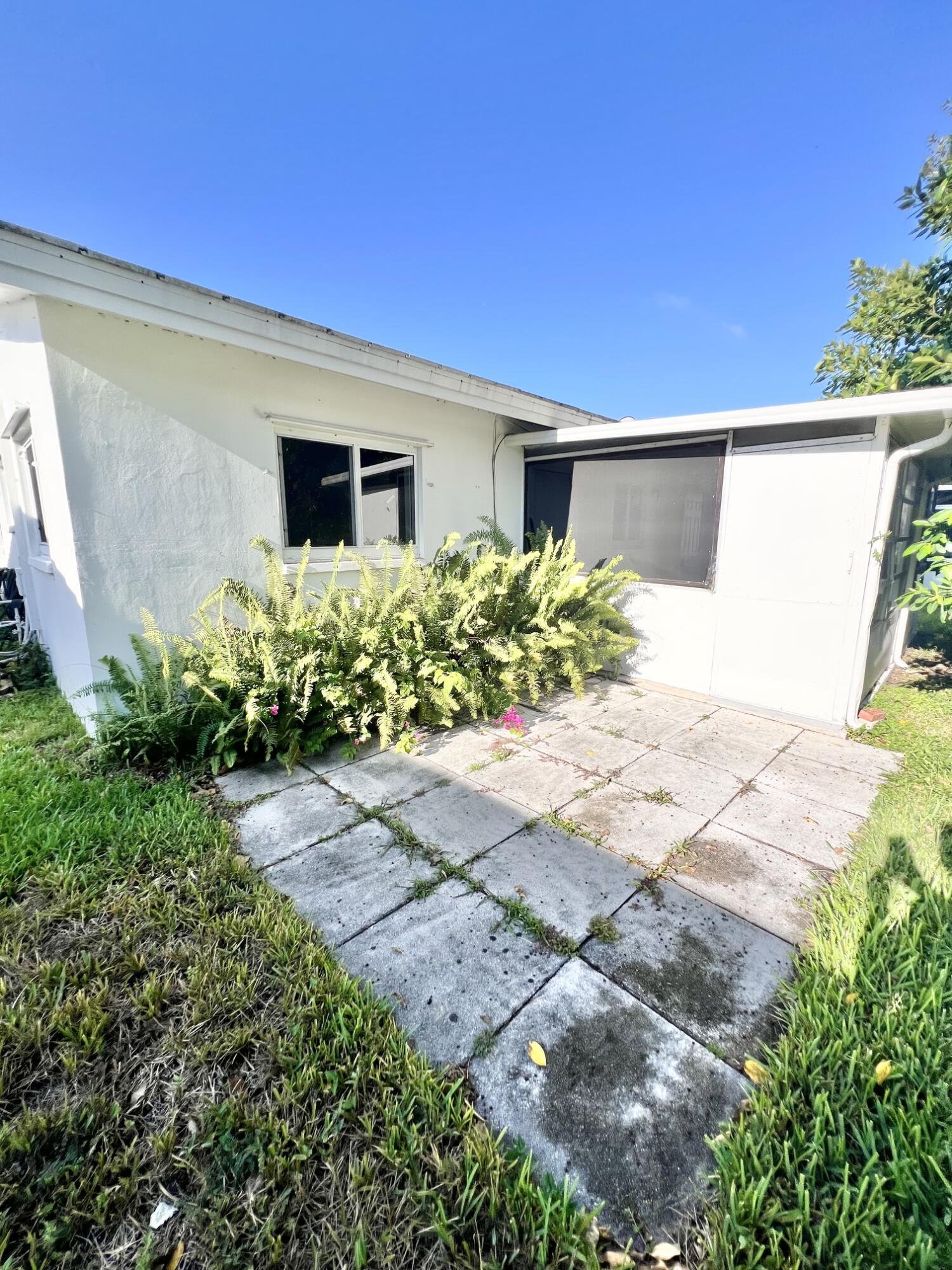 6711 NW 72nd Street, Tamarac, FL 33321, Tamarac - Photo 4