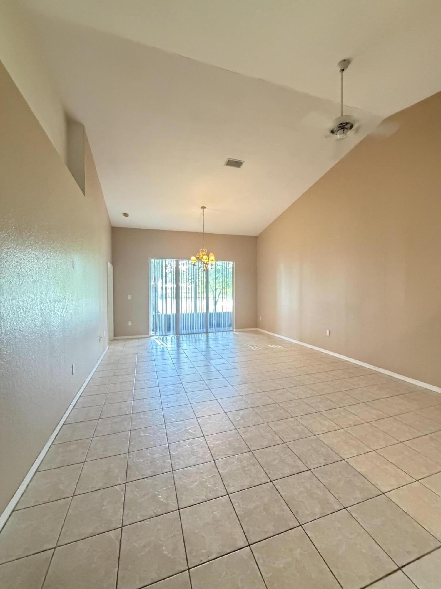 2401 E Aragon Boulevard 5, Sunrise, FL 33313, Sunrise - Photo 5