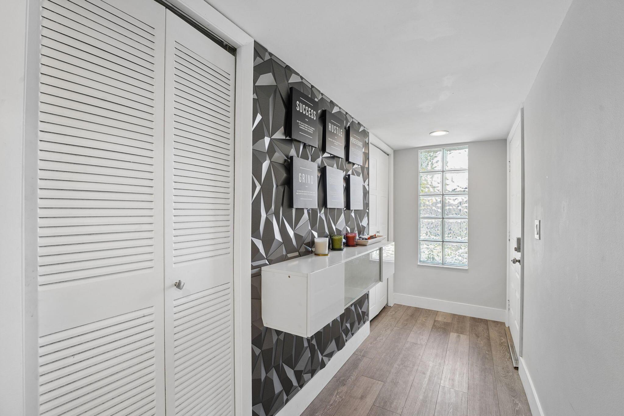 327 LAKEVIEW Drive 203, Weston, FL 33326, Weston - Photo 3