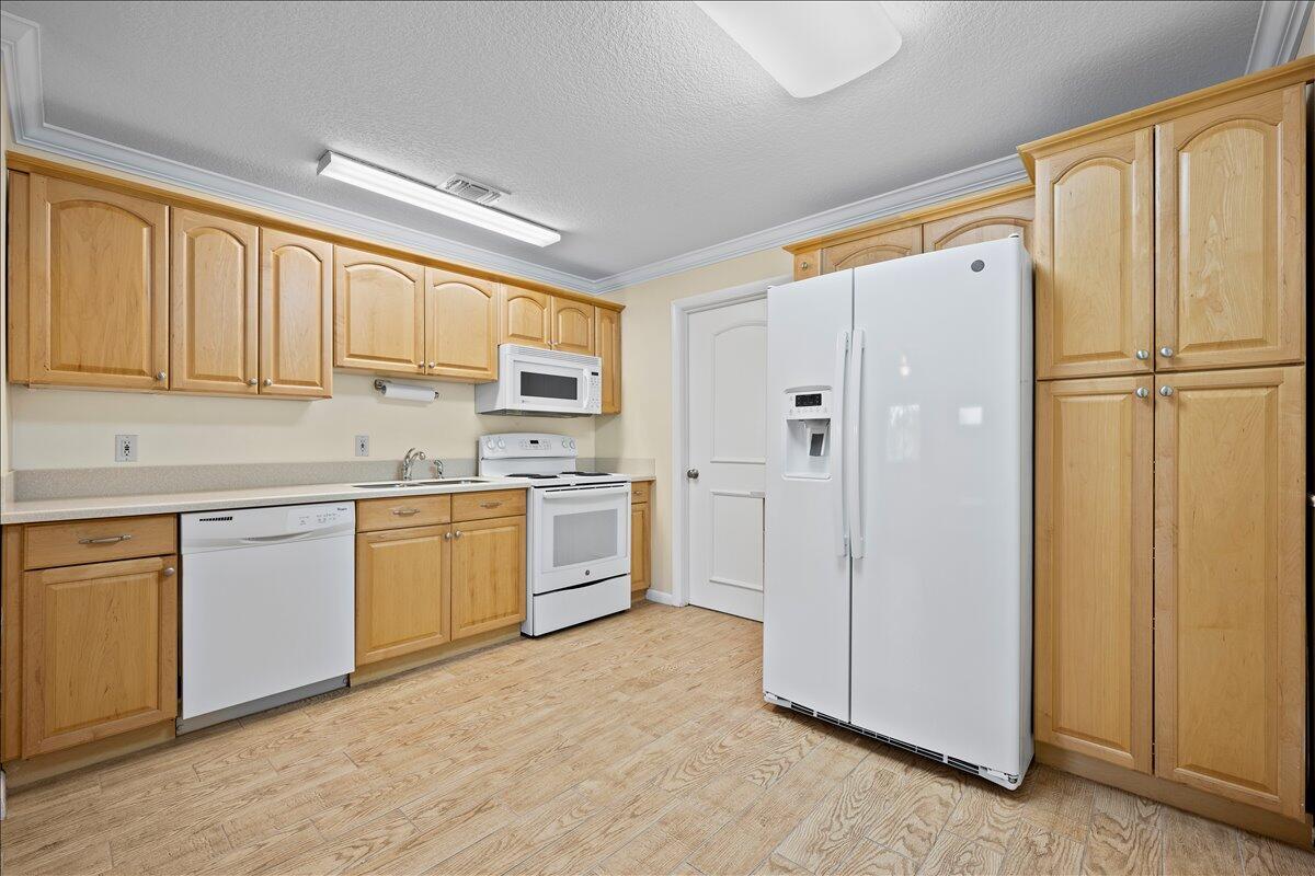 260 JENNINGS Avenue 262, Greenacres, FL 33463, Greenacres - Photo 4