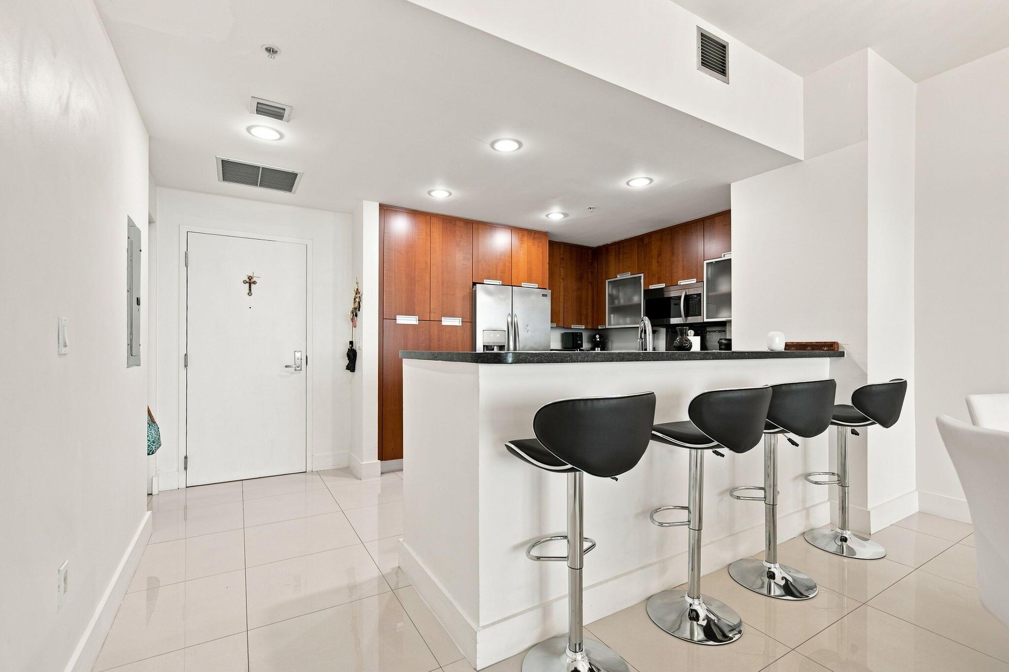 7901 HISPANOLA Avenue 1008, North Bay Village, FL 33141, North Bay Village - Photo 5