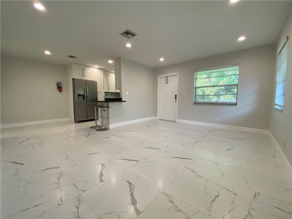 624 NE 10th Avenue 5, Fort Lauderdale, FL 33304, Fort Lauderdale - Photo 3
